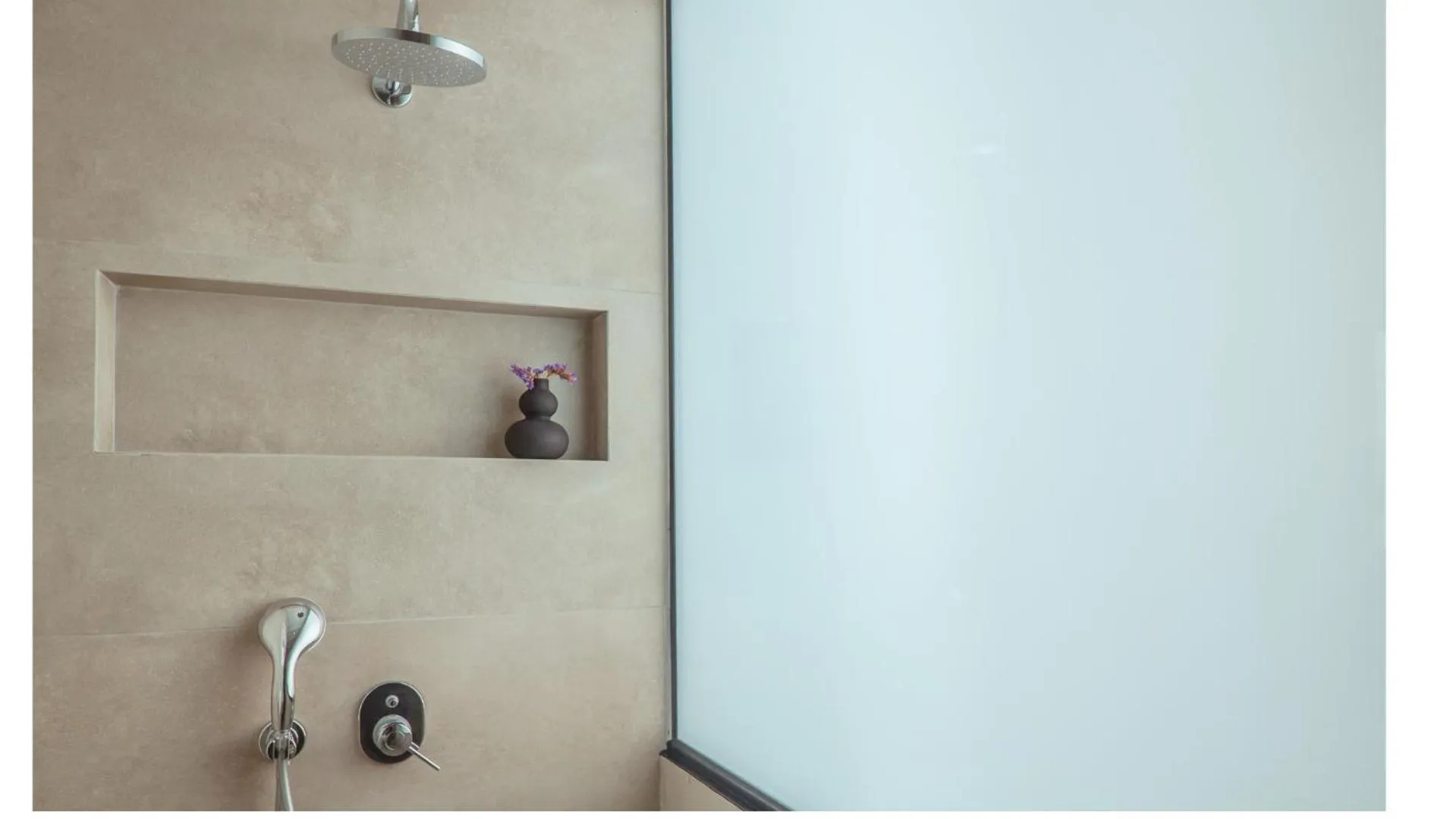 Shower in Fata Morgana Studios & Apartments