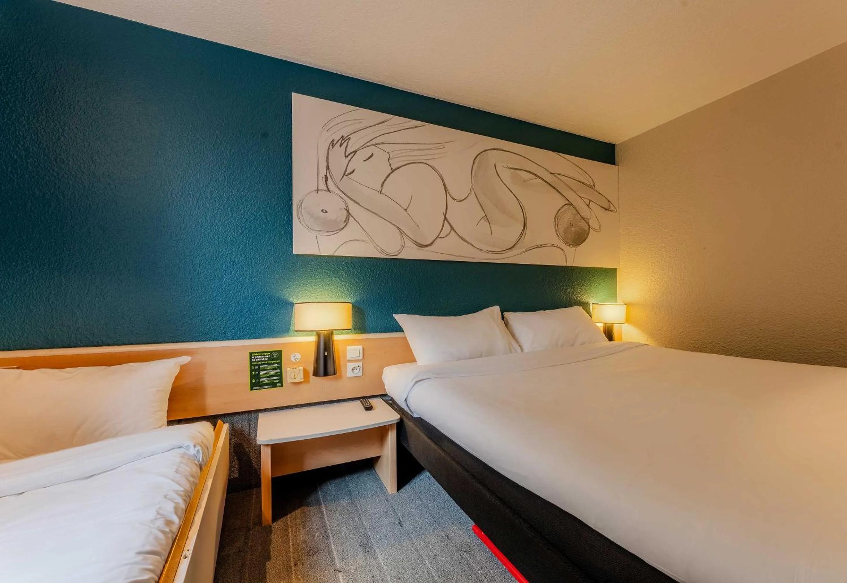 Bedroom, Bed in B&B HOTEL Lille Villeneuve d'Ascq Grand Stade