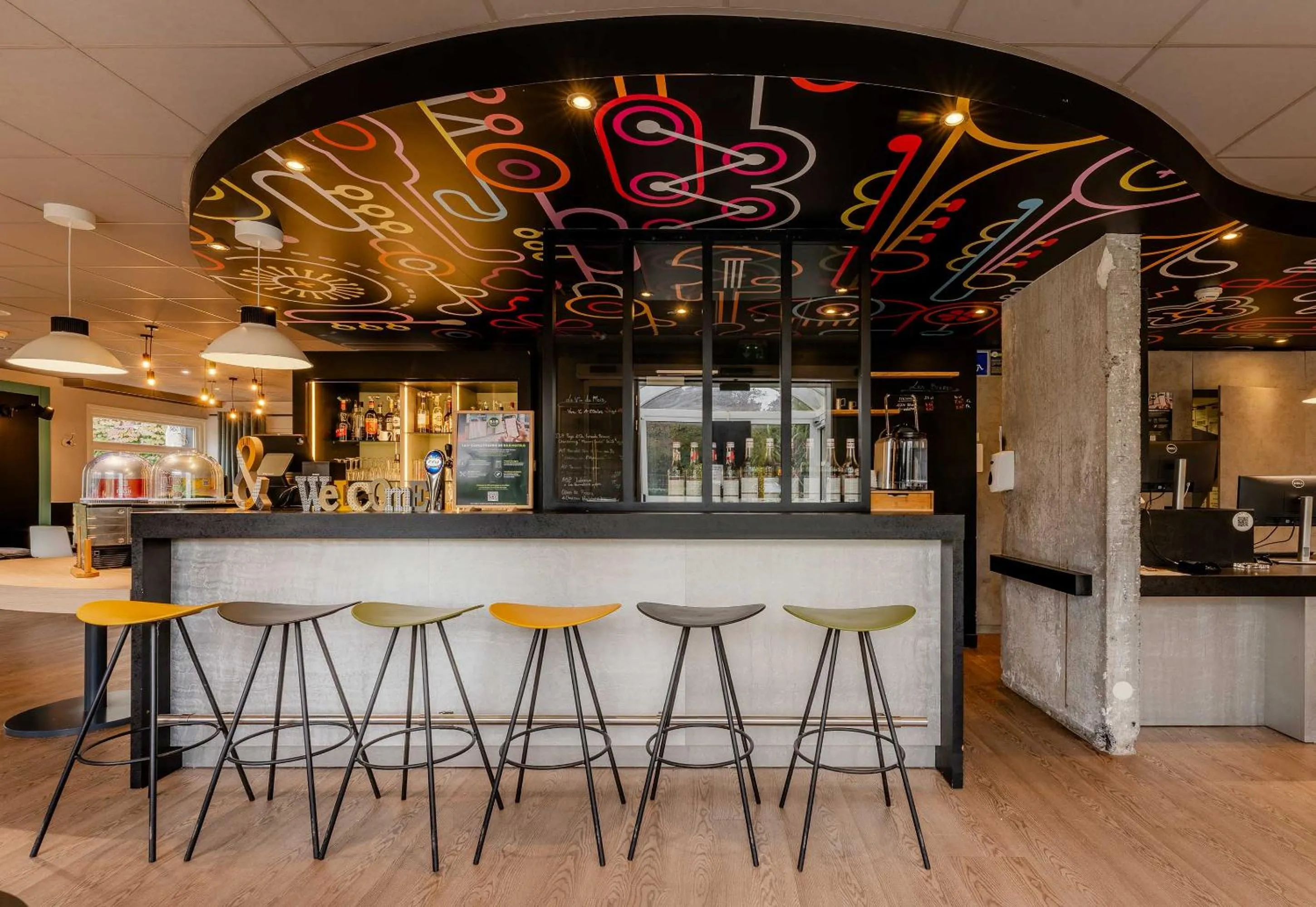 Lounge or bar in B&B HOTEL Lille Villeneuve d'Ascq Grand Stade