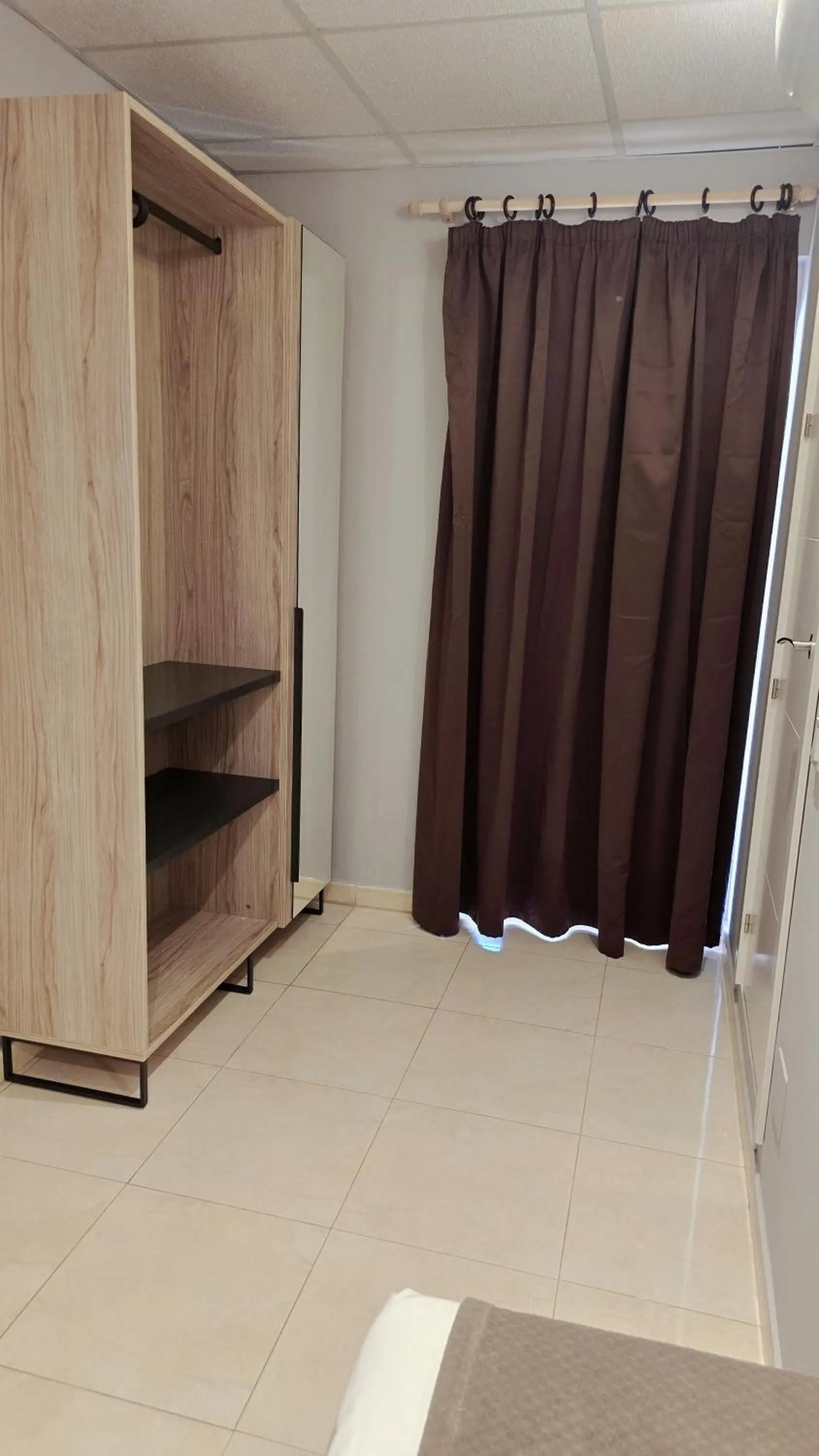 wardrobe in Q-Royal Skylounge