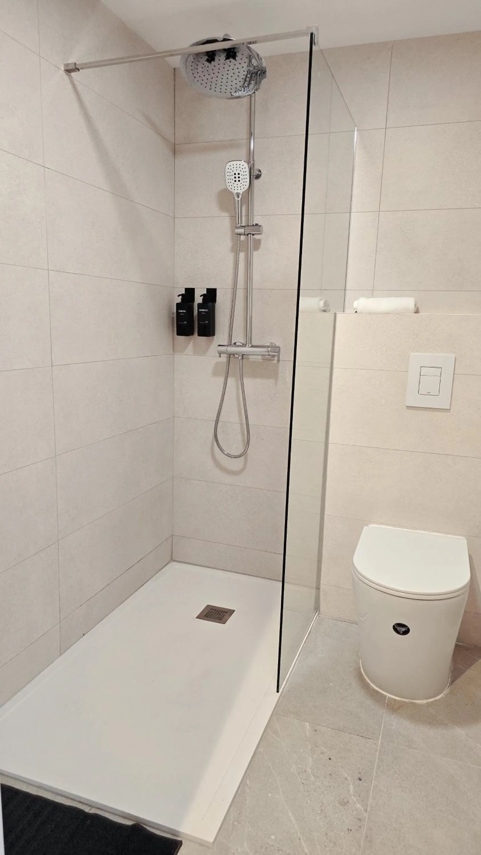 Shower in Q-Royal Skylounge