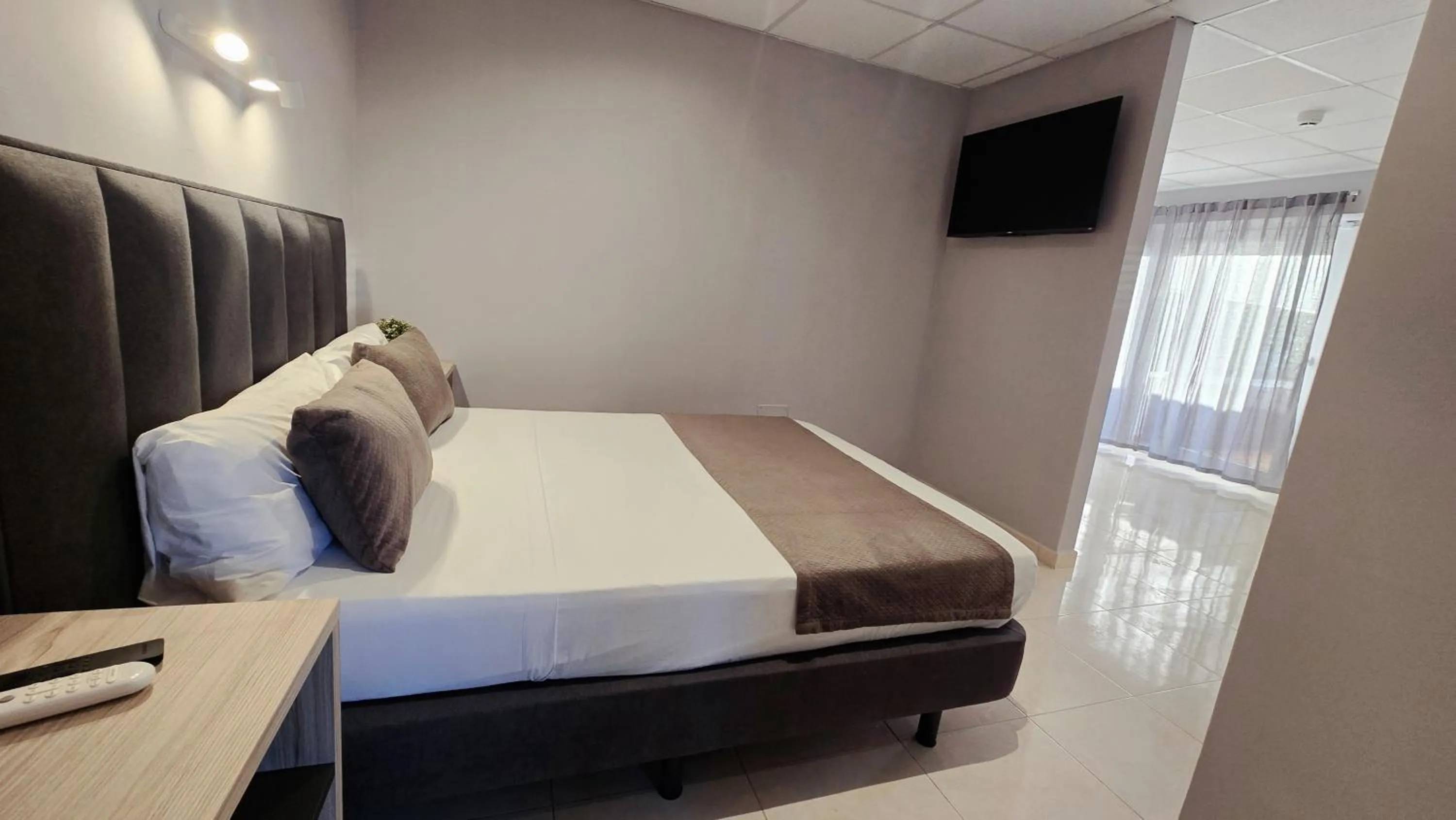 Bedroom, Bed in Q-Royal Skylounge