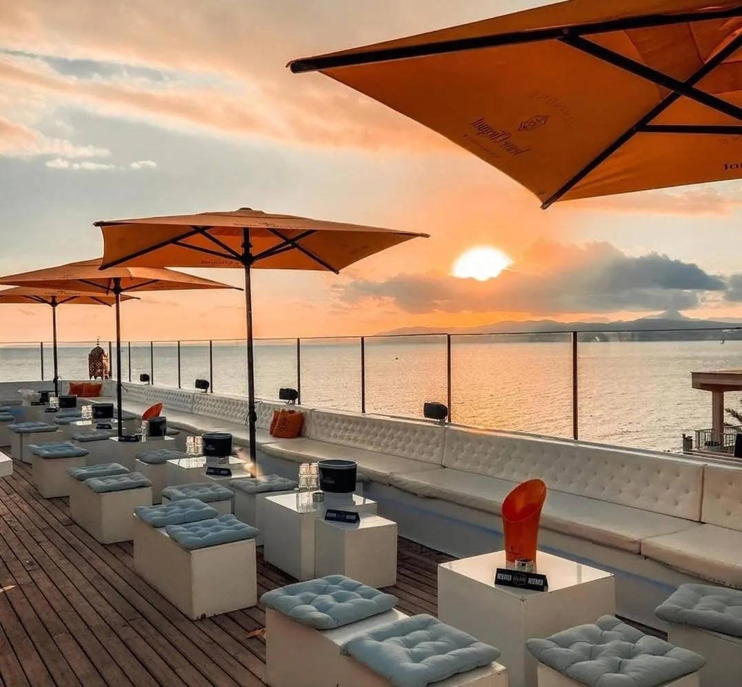 Q-Royal Skylounge