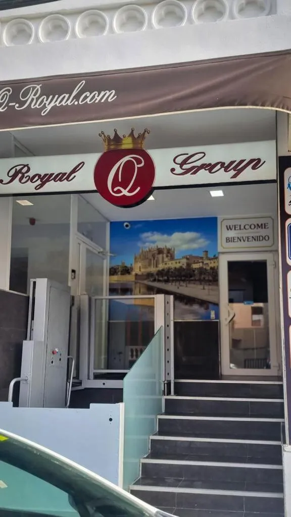 Facade/entrance in Q-Royal Skylounge