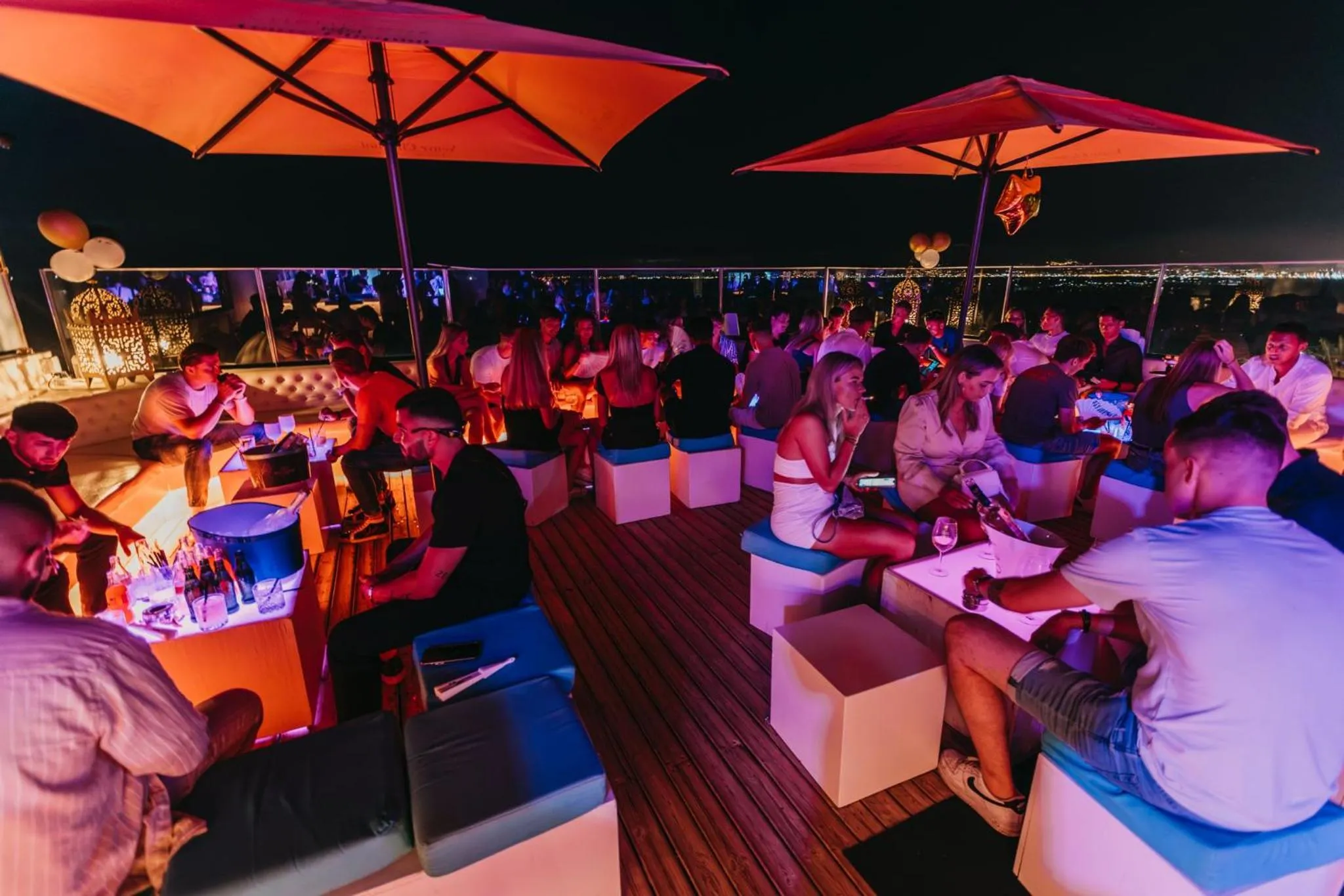 Q-Royal Skylounge