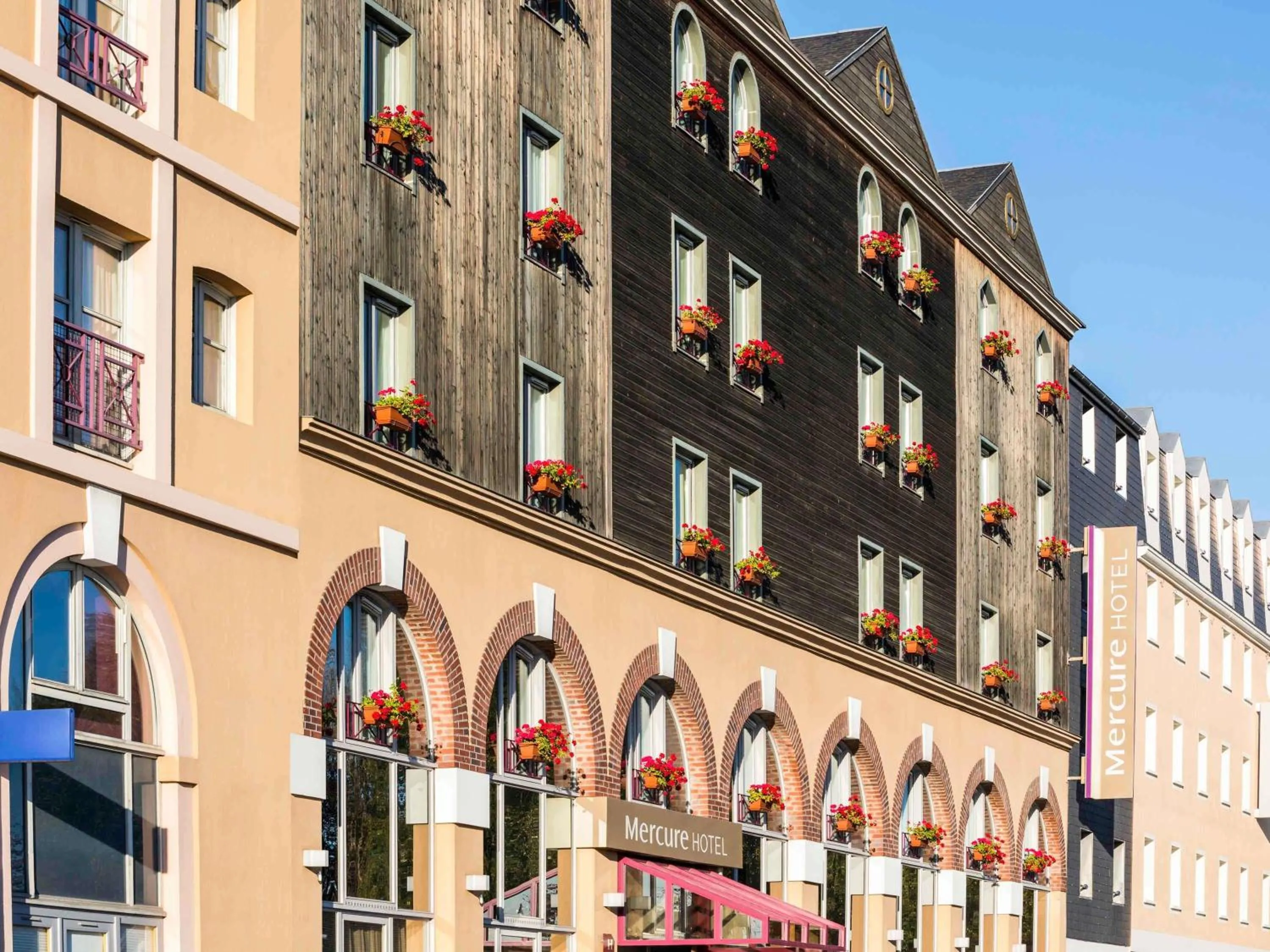 Property building in Mercure Honfleur