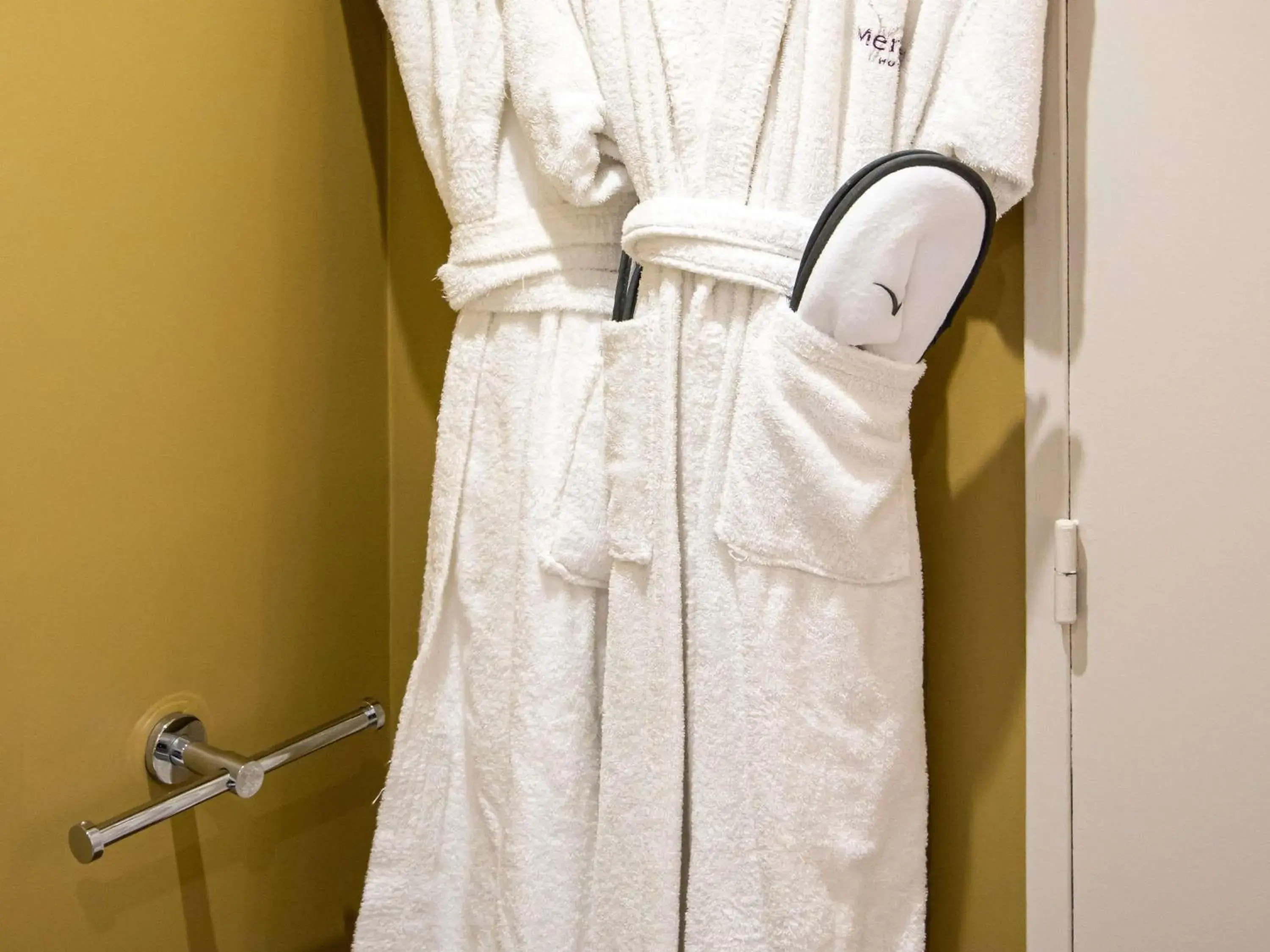 Bedroom in Mercure Honfleur Bedroom in Mercure Honfleur