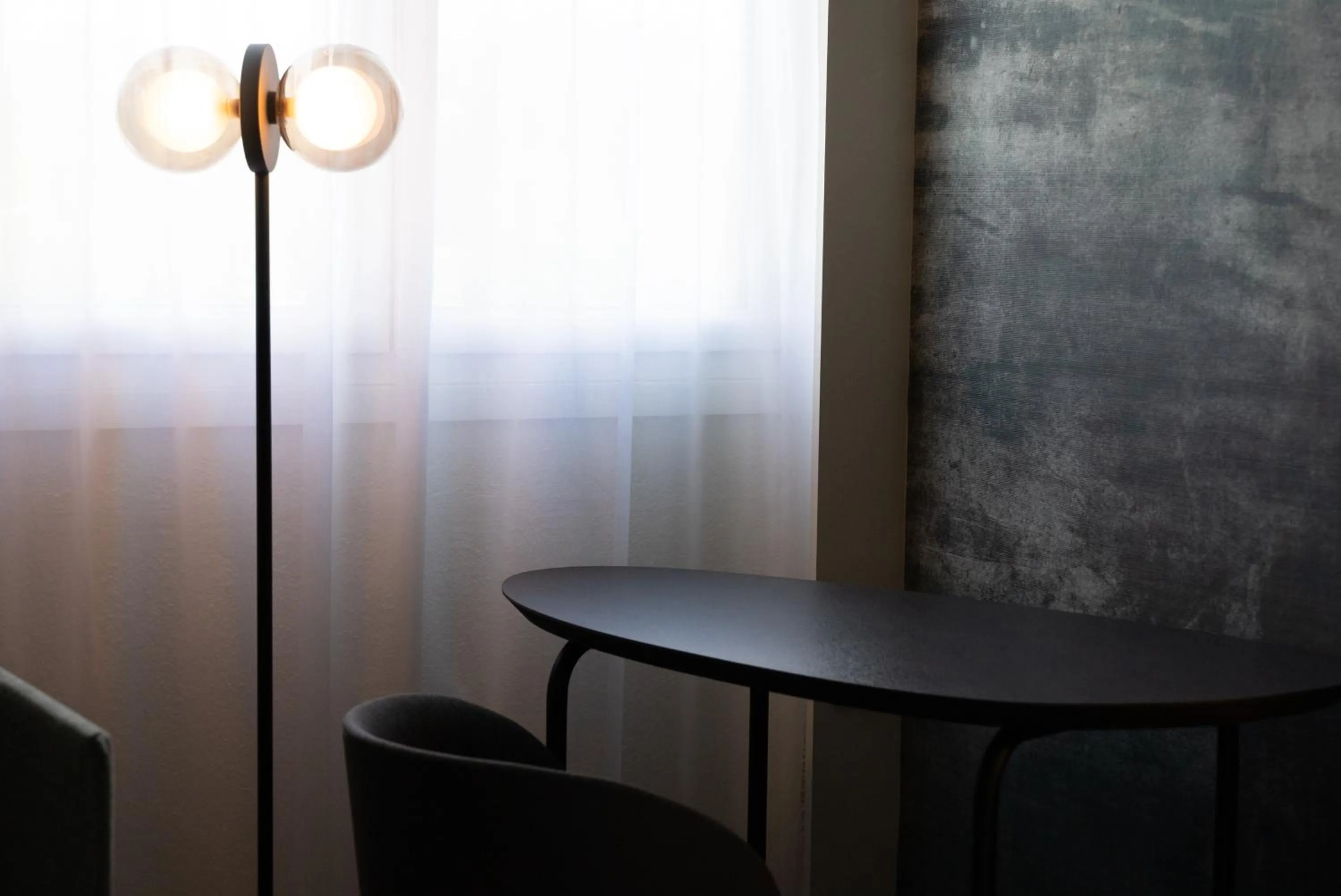 Bedroom in Novotel Bayeux