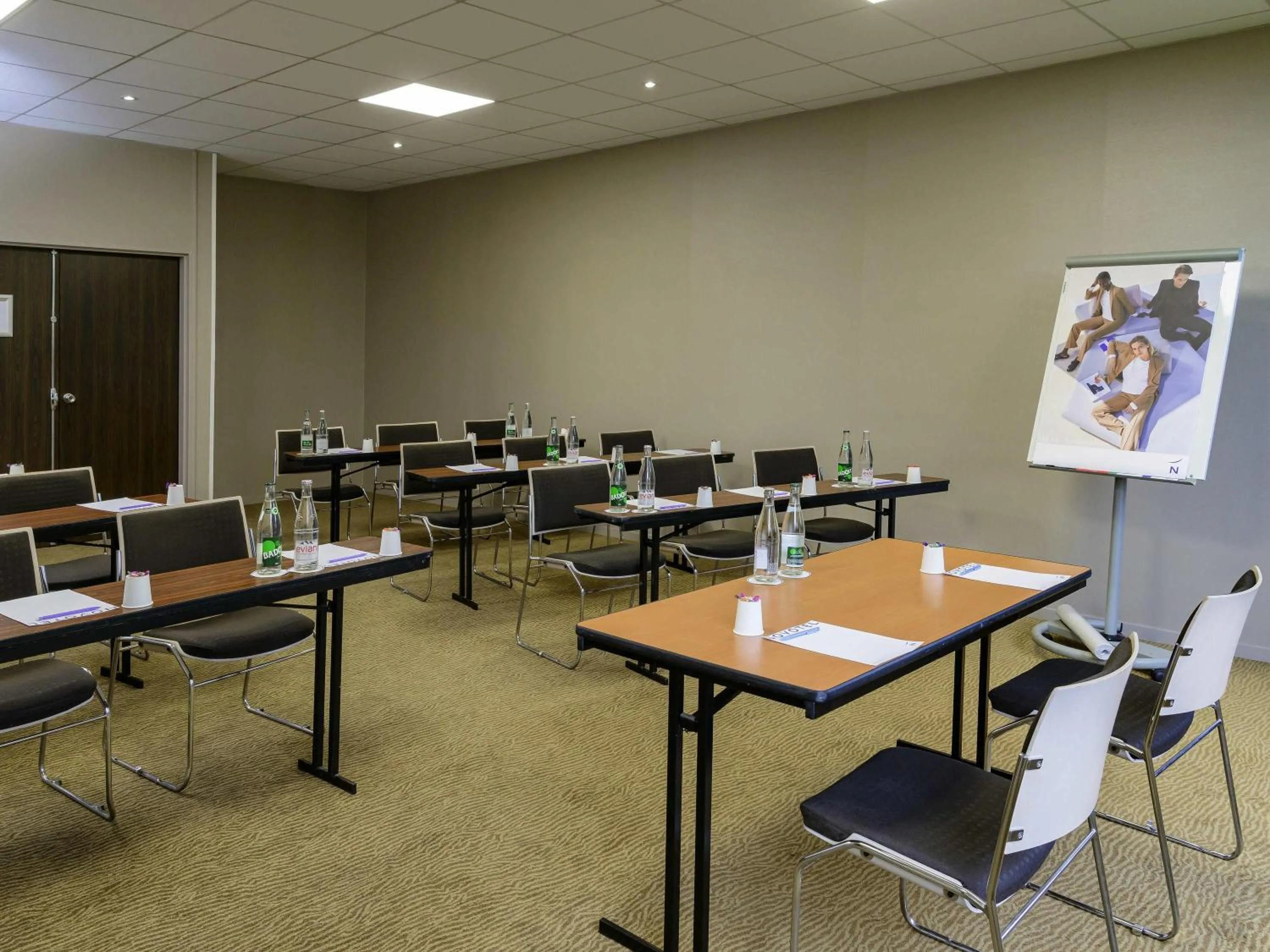 Meeting/conference room in Novotel Bayeux