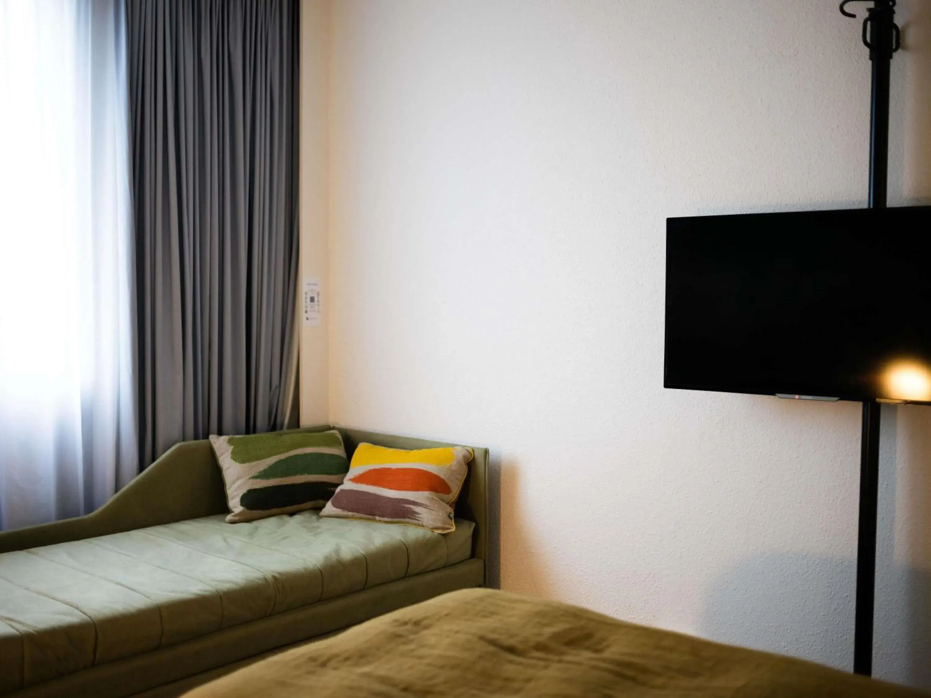 Bedroom, Bed in Novotel Bayeux Bedroom, Bed in Novotel Bayeux