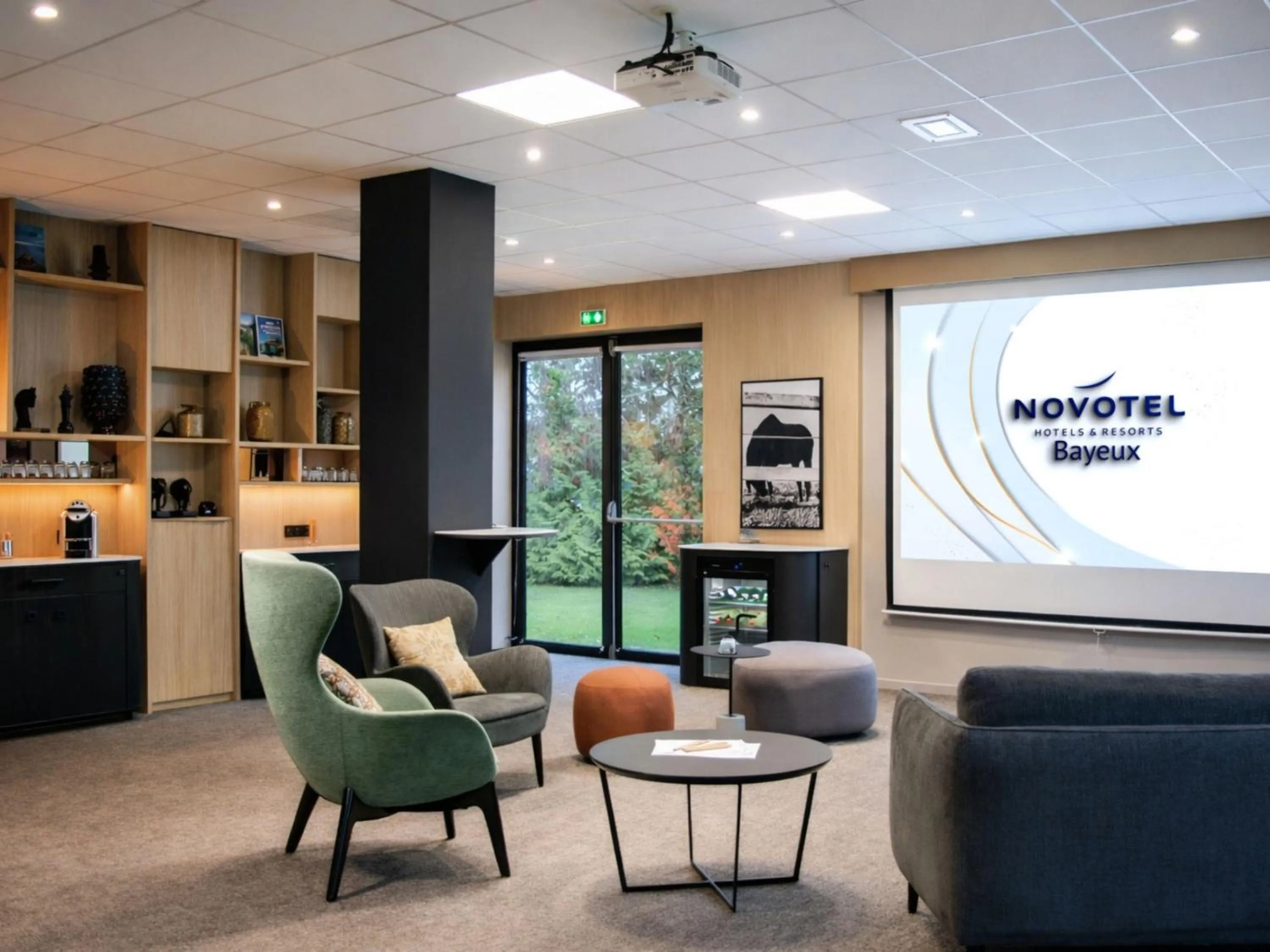 Seating area in Novotel Bayeux