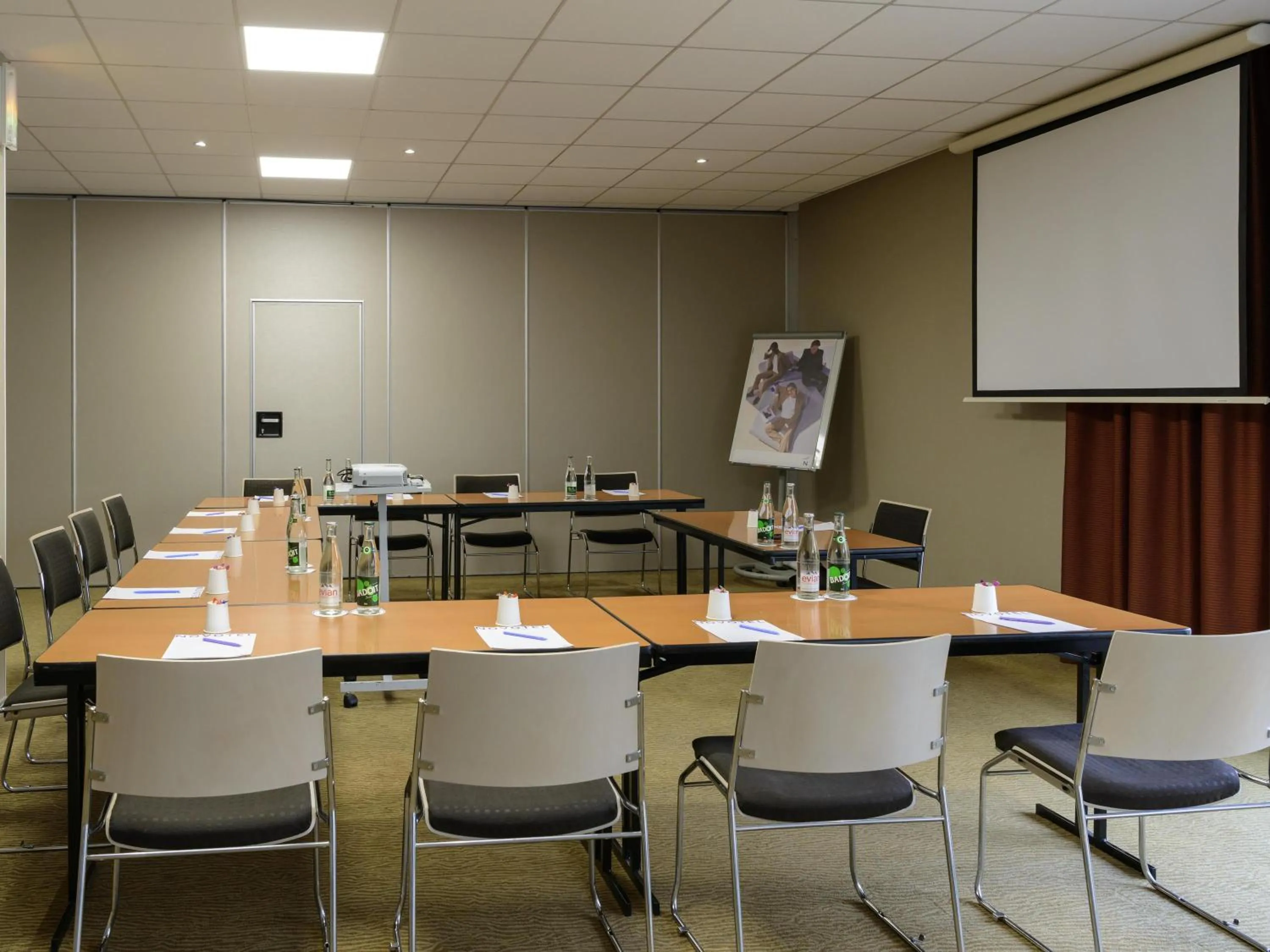 Meeting/conference room in Novotel Bayeux