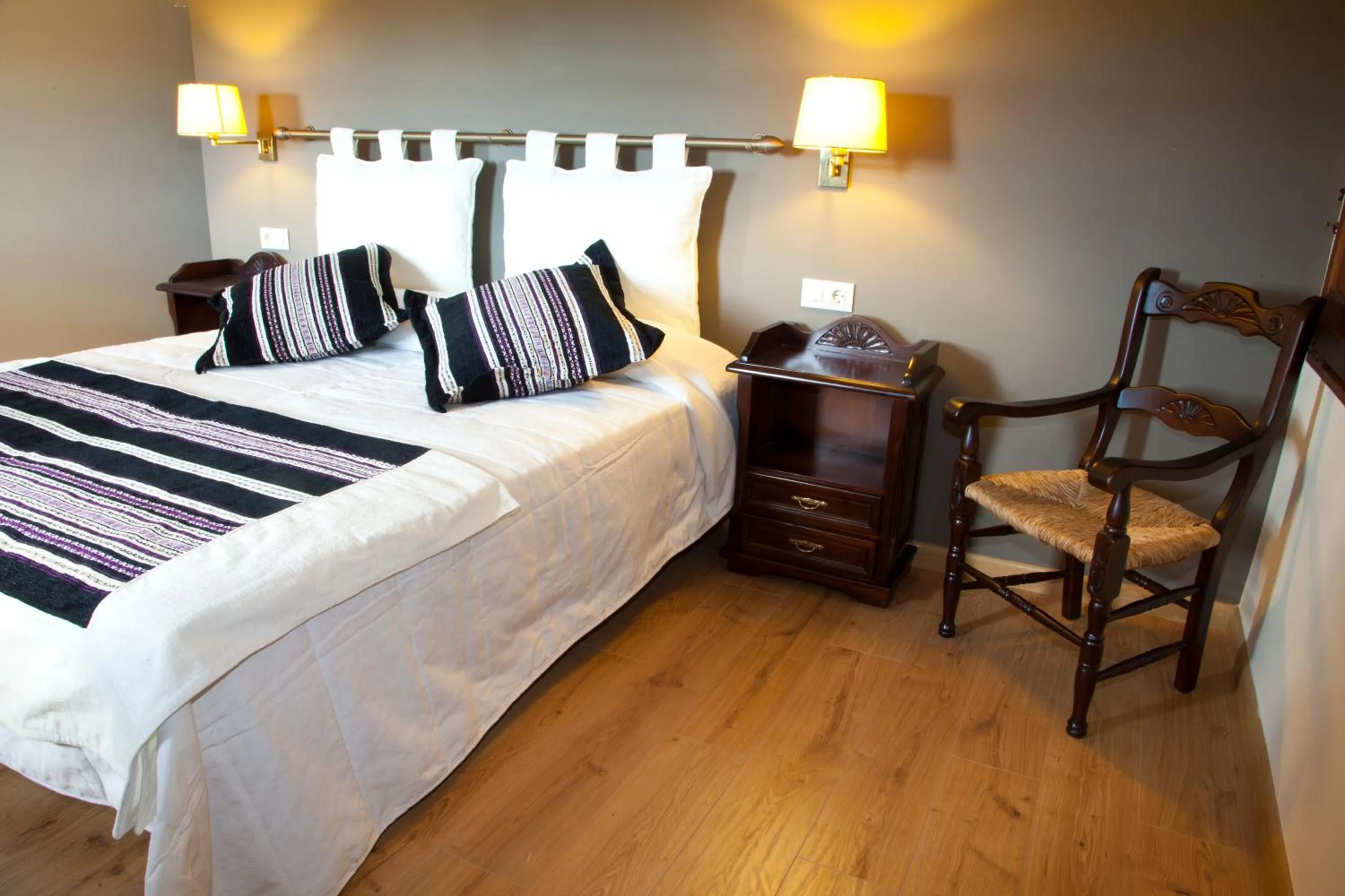 Bedroom, Bed in Hotel Cardenal Ram