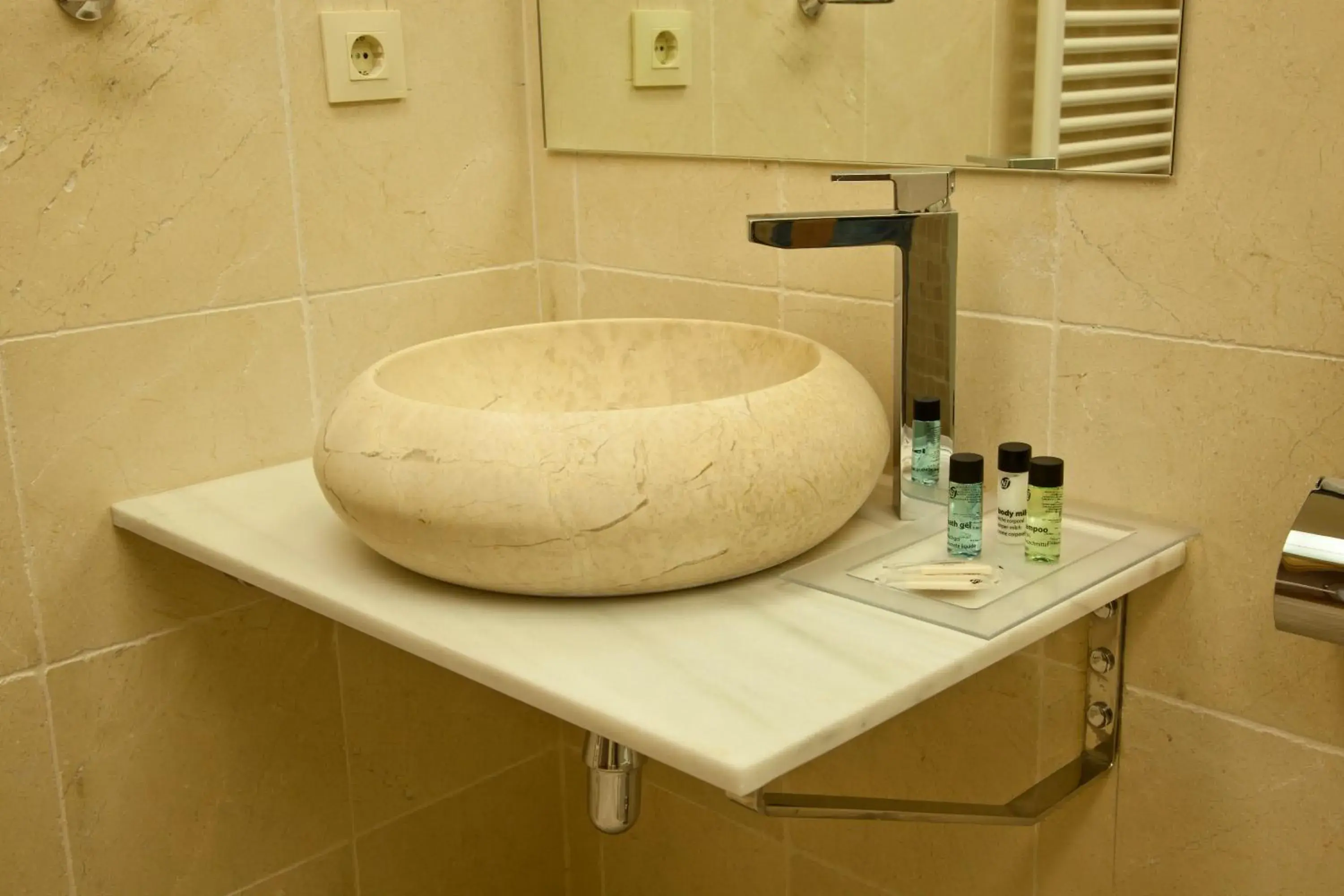 Double or Twin Room with Mountain View in Hotel Cardenal Ram Double or Twin Room with Mountain View in Hotel Cardenal Ram