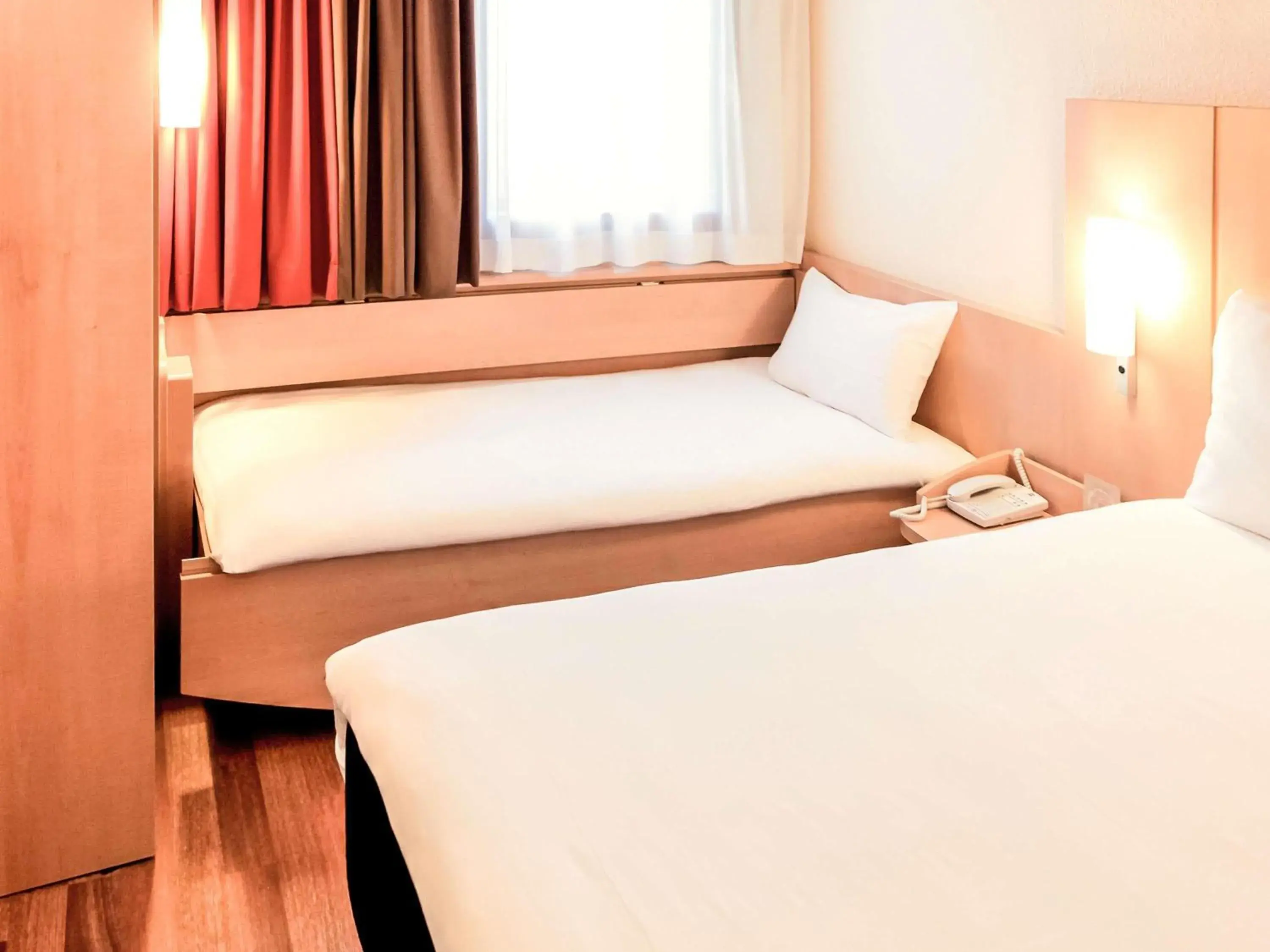 Bedroom, Bed in ibis Lyon Gare Part Dieu Bedroom, Bed in ibis Lyon Gare Part Dieu