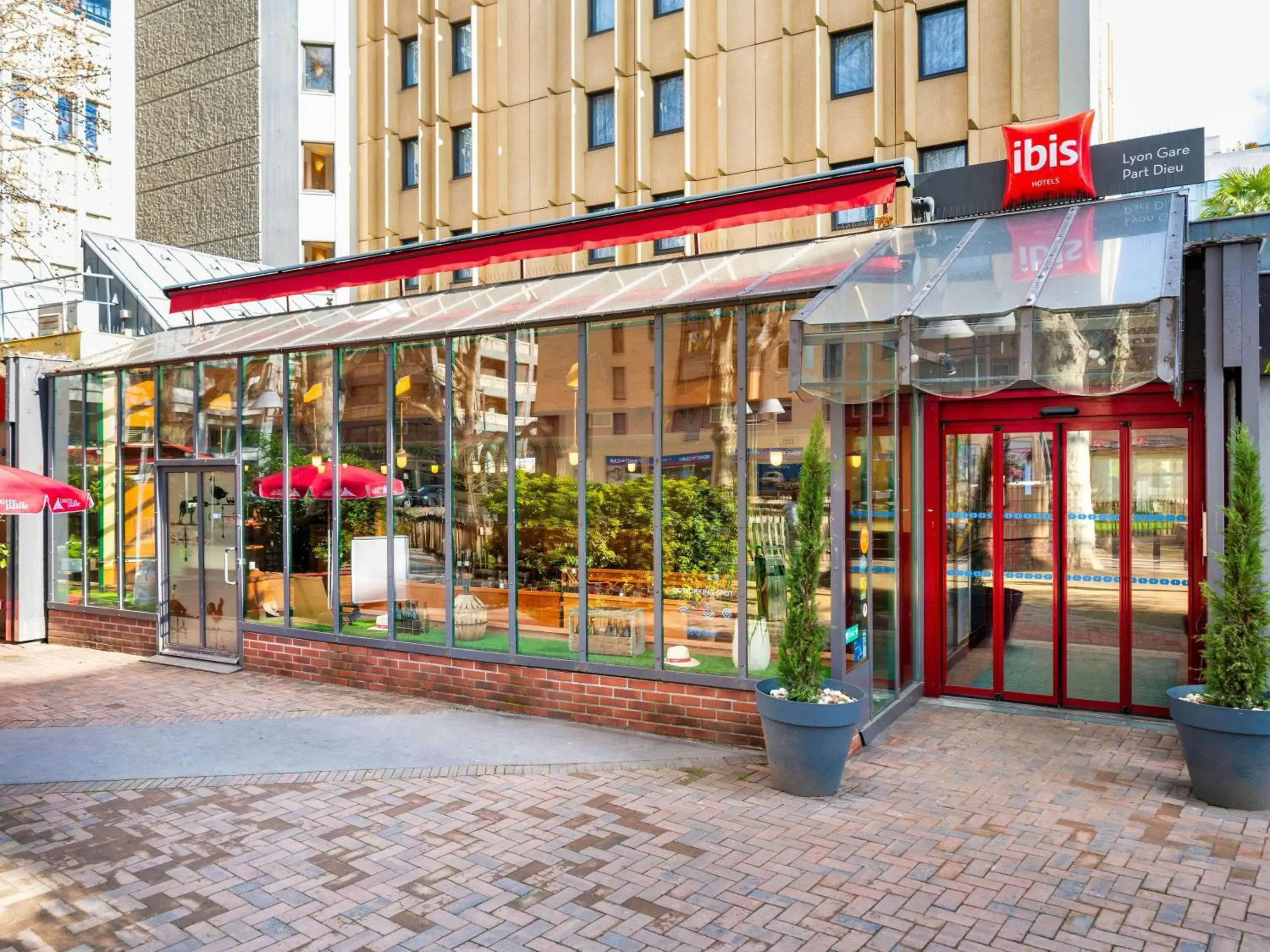 Property building in ibis Lyon Gare Part Dieu Property building in ibis Lyon Gare Part Dieu
