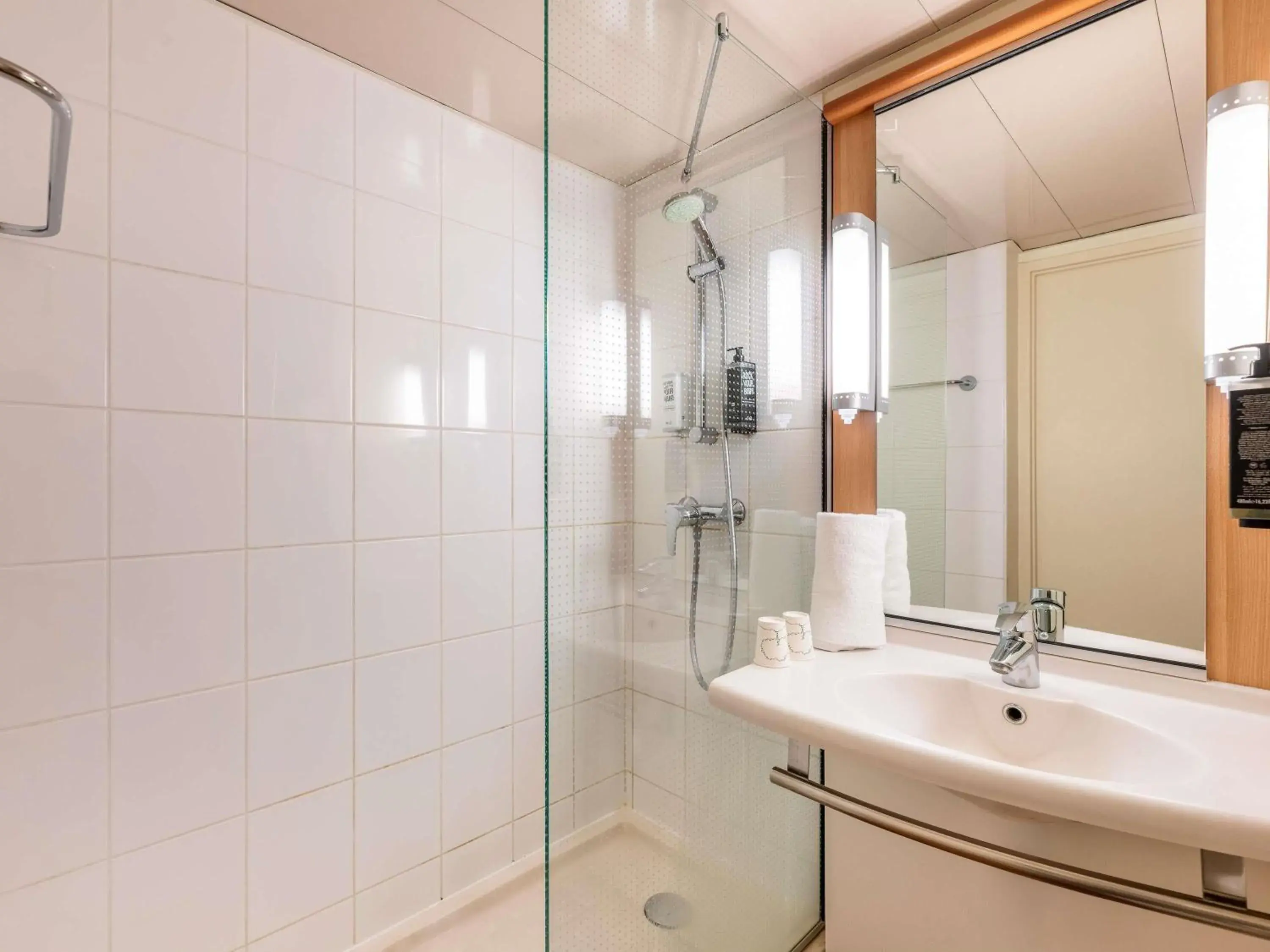 Bedroom in ibis Lyon Gare Part Dieu Bedroom in ibis Lyon Gare Part Dieu