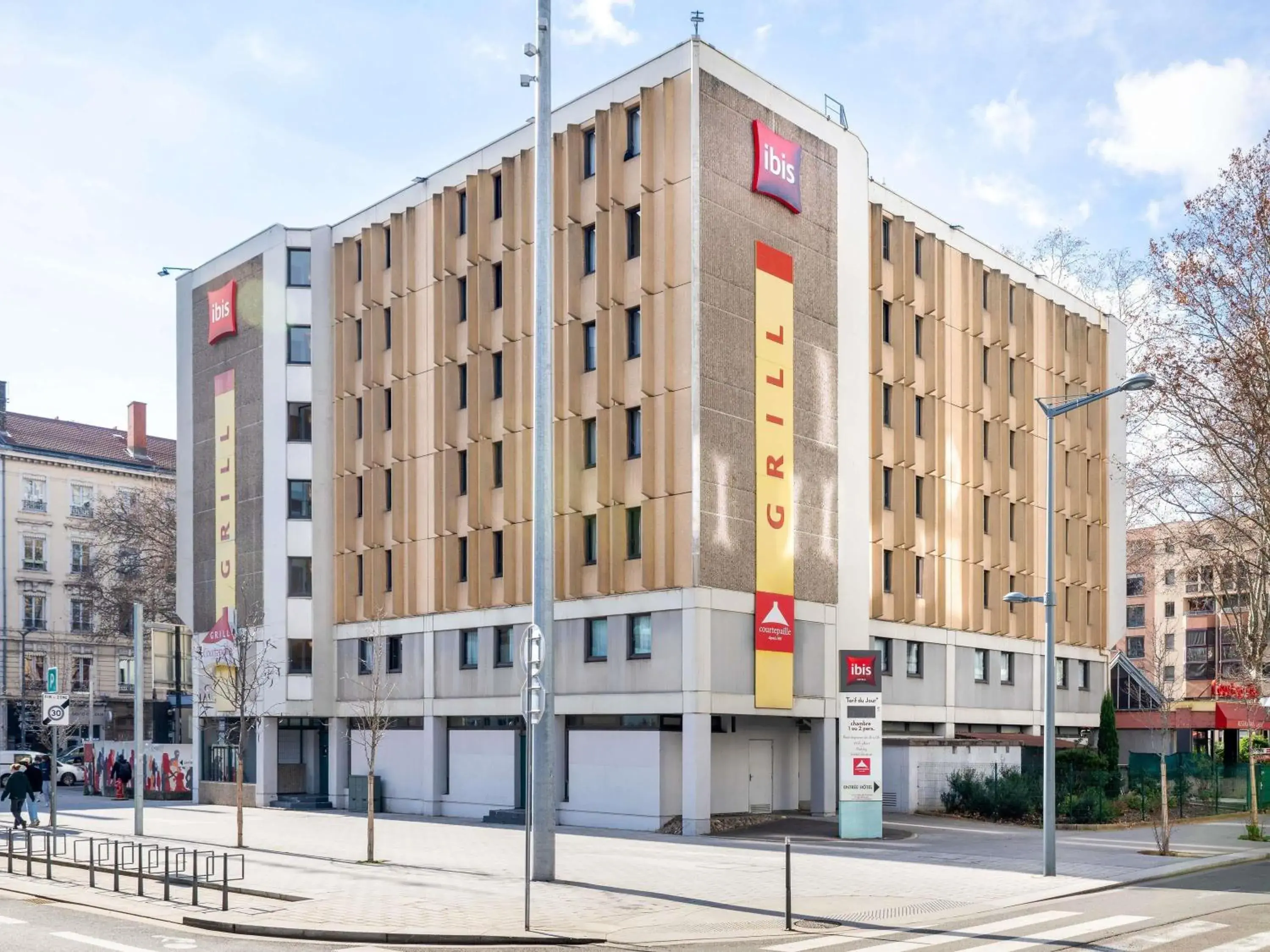 Property building in ibis Lyon Gare Part Dieu Property building in ibis Lyon Gare Part Dieu