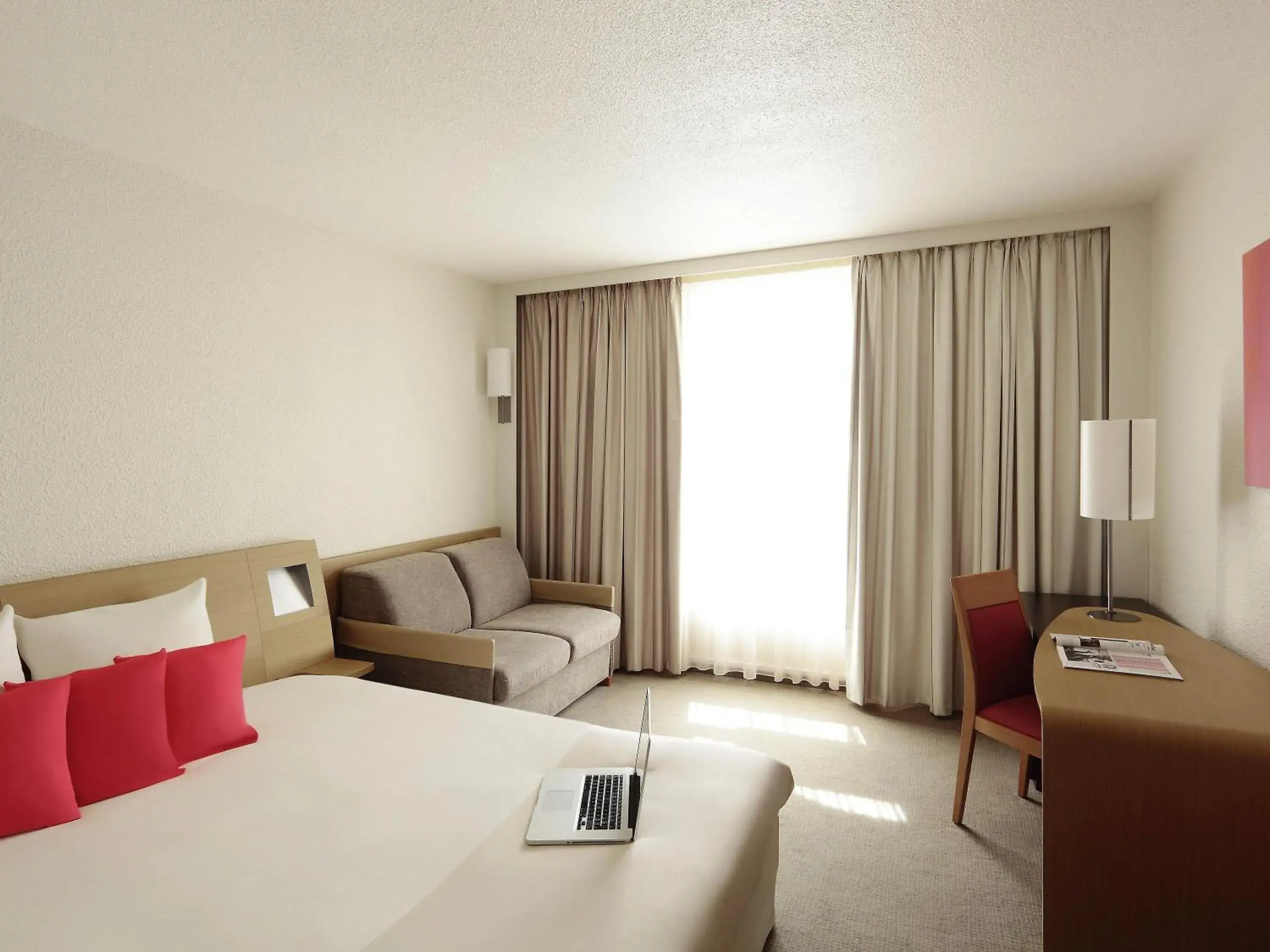 Bedroom, Bed in Novotel Metz Centre Bedroom, Bed in Novotel Metz Centre