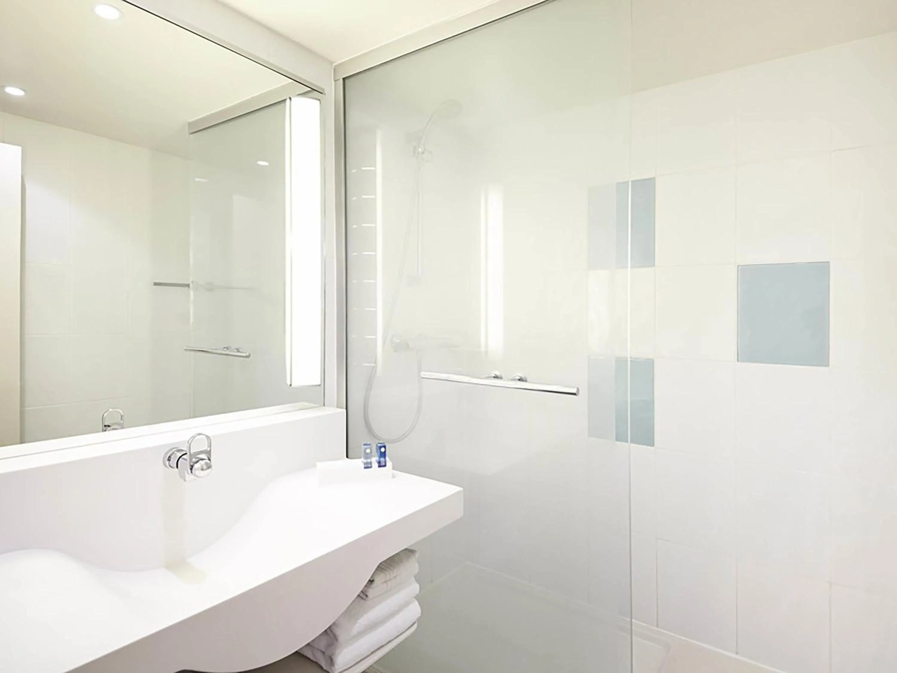 Bedroom in Novotel Metz Centre