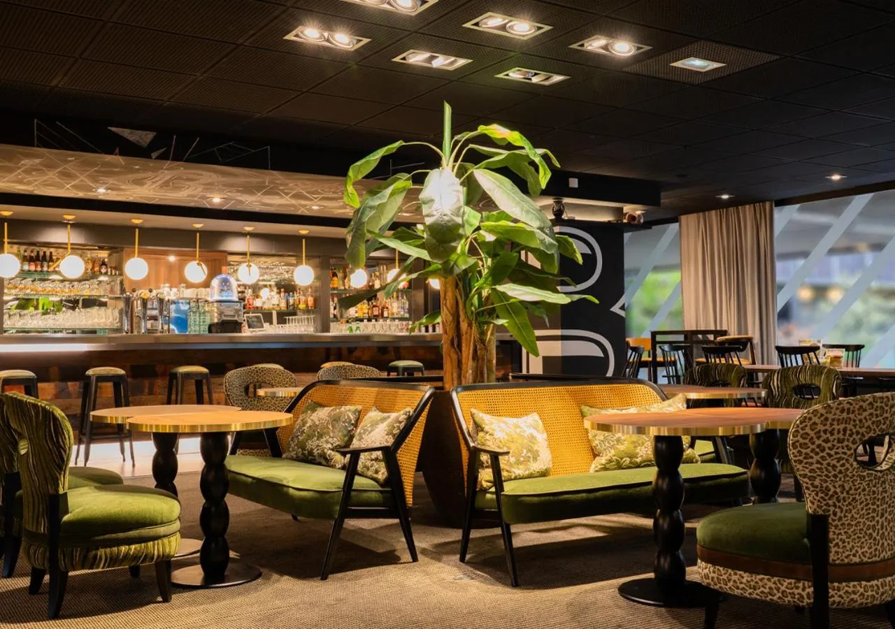 Restaurant/places to eat in Novotel Metz Centre