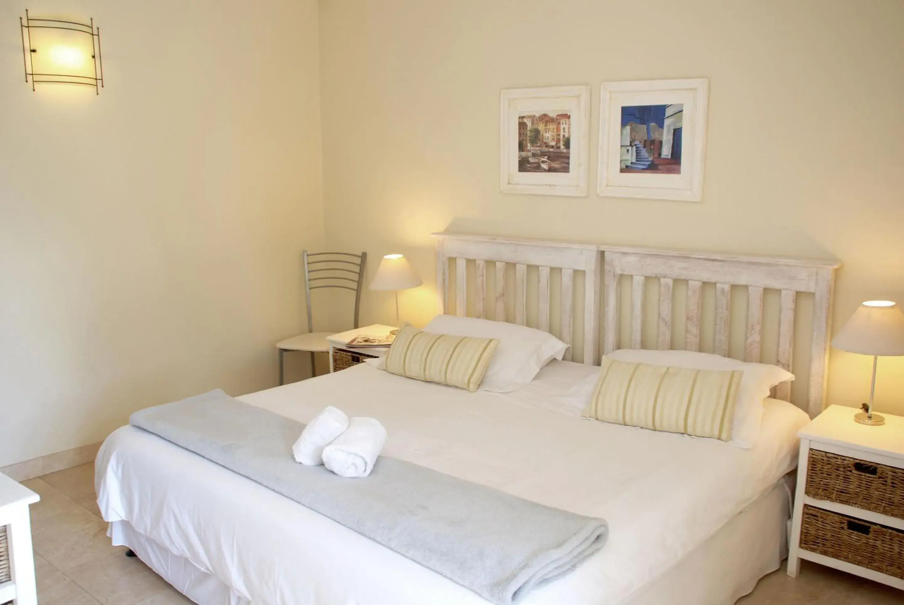 Twin/Double Room - single occupancy in Mandalay Guest House Plettenberg Bay Twin/Double Room - single occupancy in Mandalay Guest House Plettenberg Bay