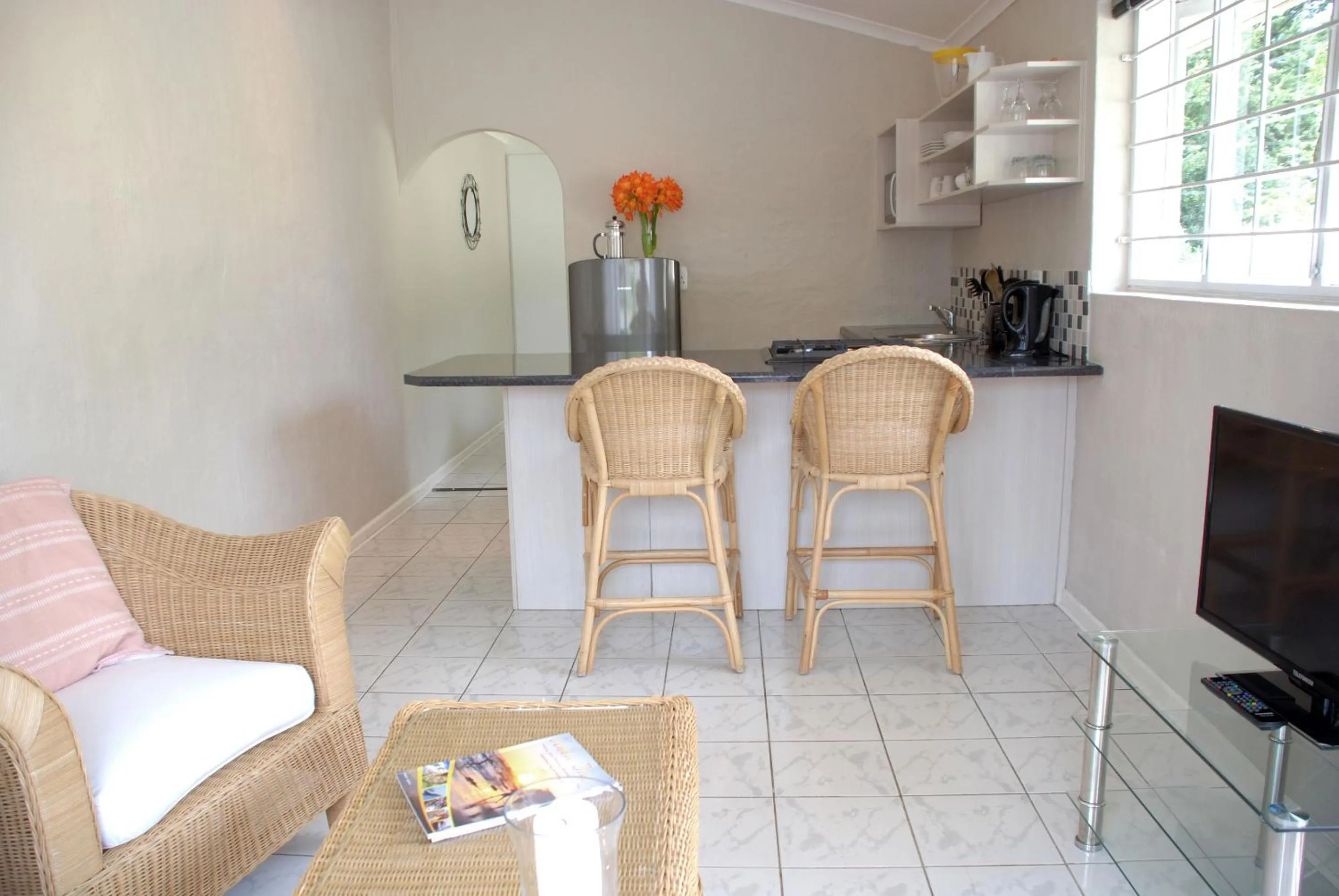 Living room in Mandalay Guest House Plettenberg Bay