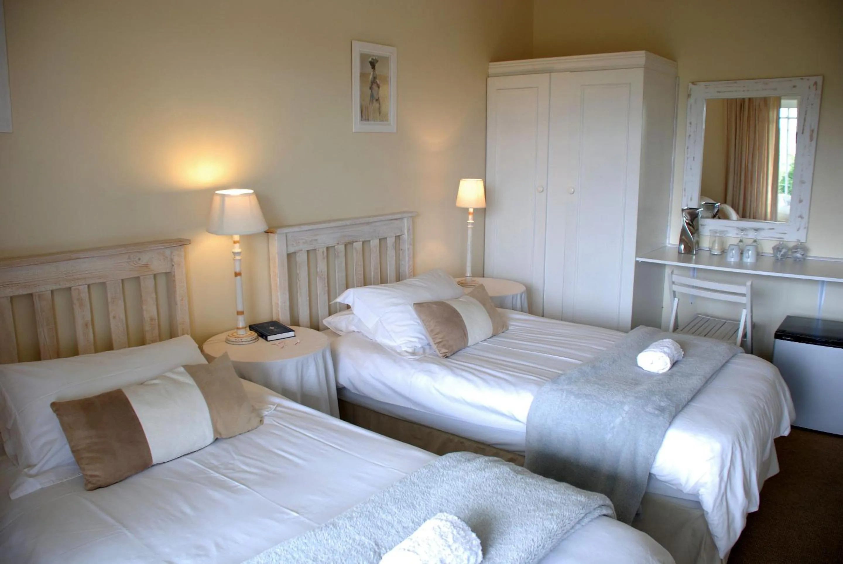 Bedroom, Bed in Mandalay Guest House Plettenberg Bay