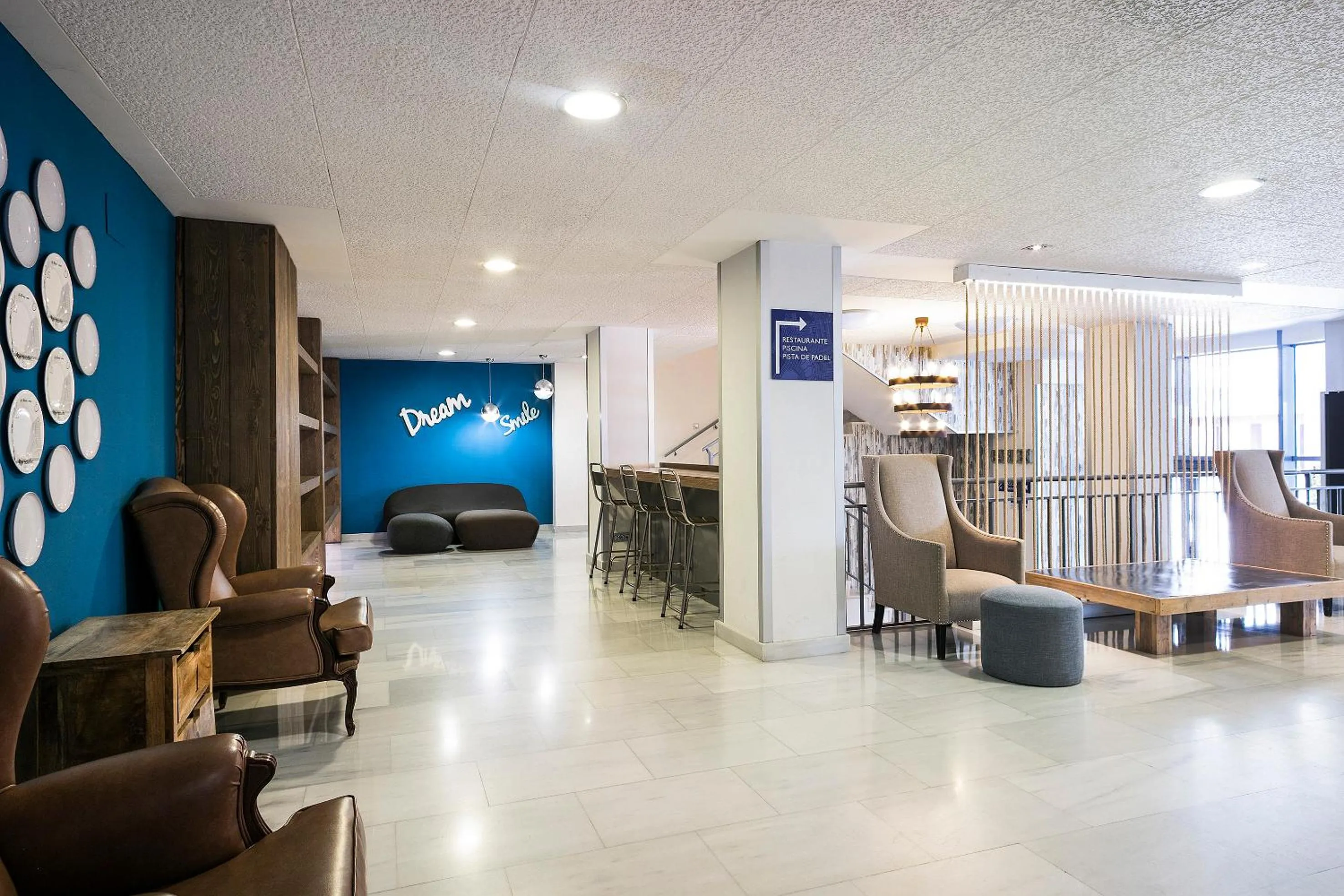 Lobby or reception in Madrid Airport Suites, Affiliated by Meliá