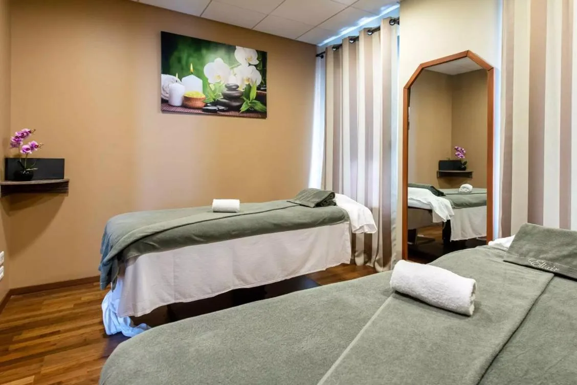 Massage, Bed in Best Western PLUS Elixir Grasse