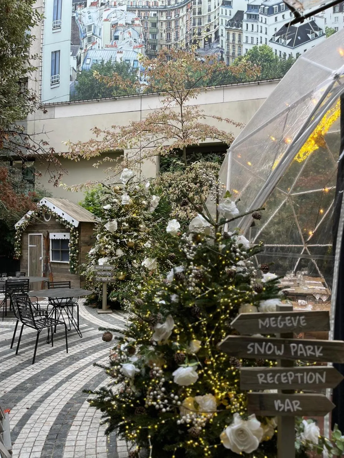 Patio in Novotel Paris Les Halles