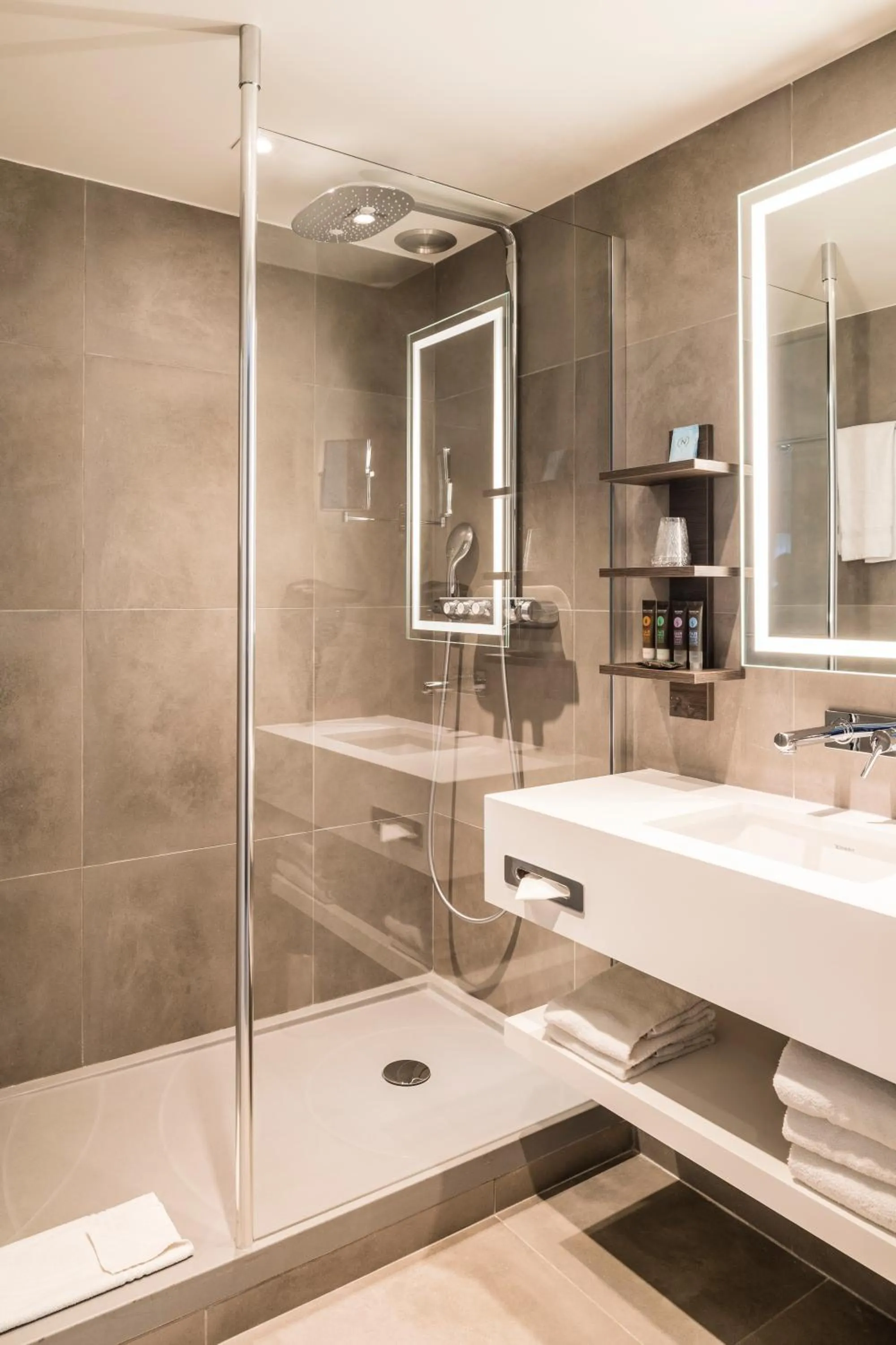 Bathroom in Novotel Paris Les Halles