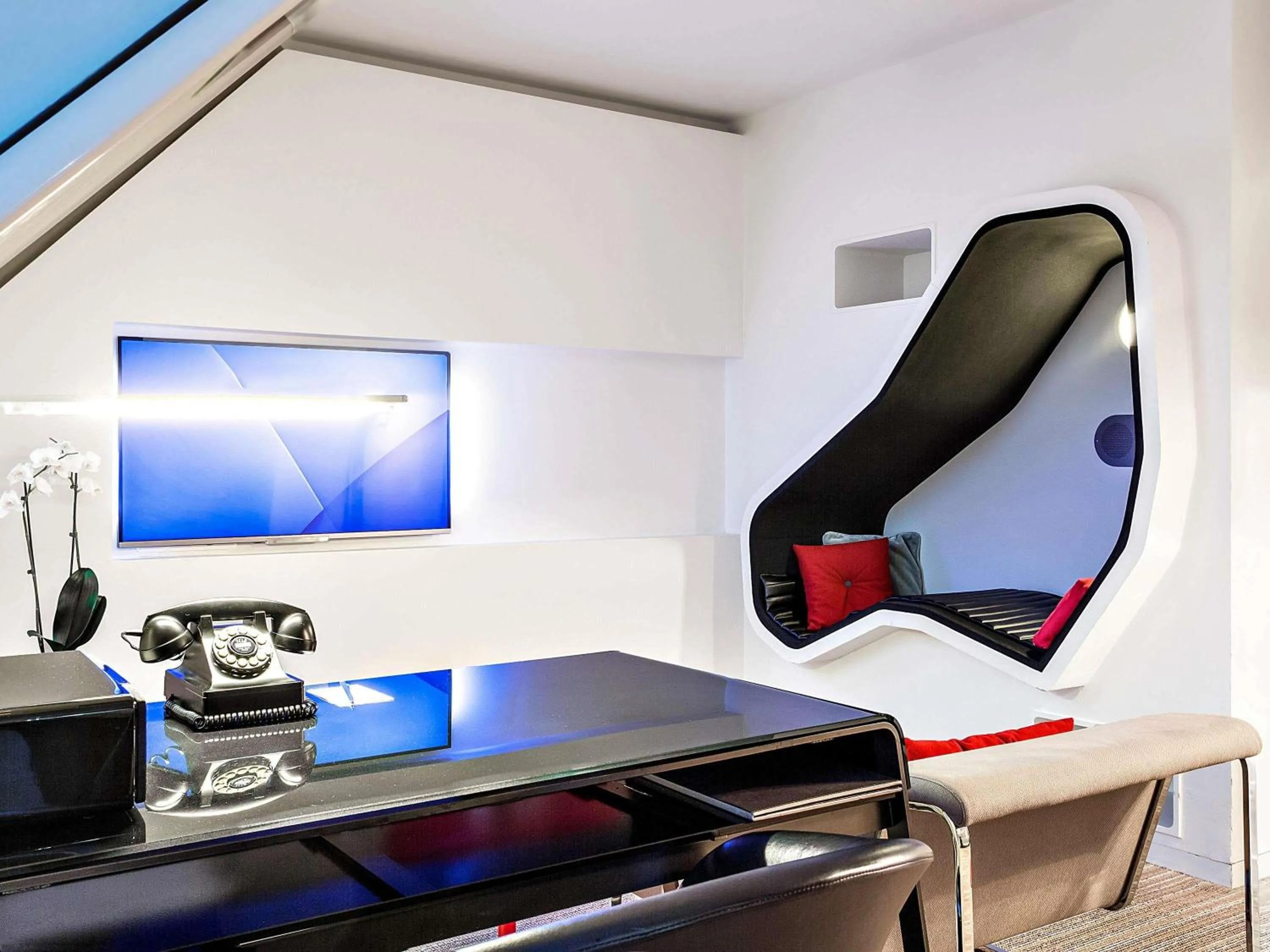 Bedroom in Novotel Paris Les Halles