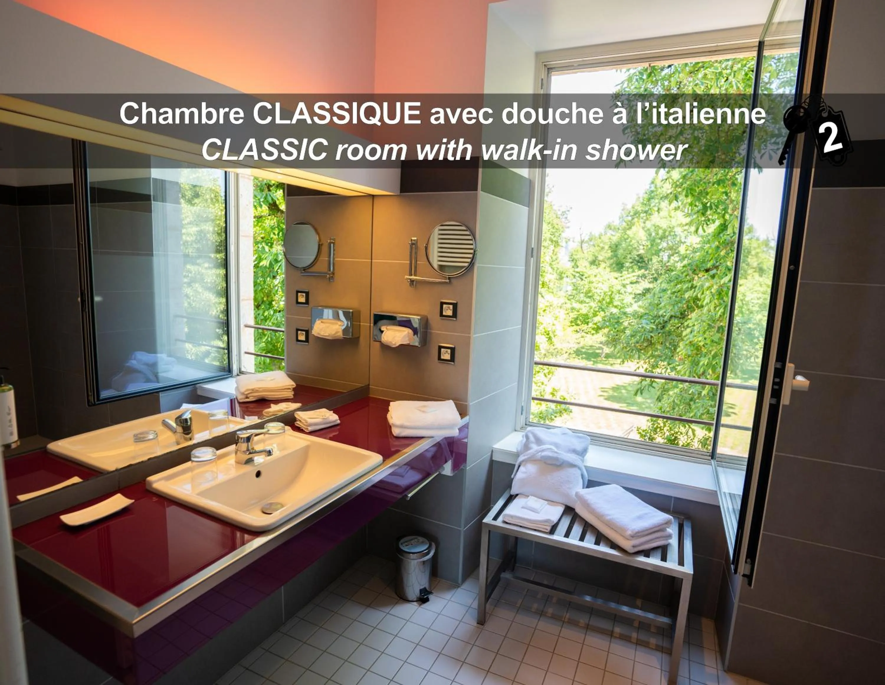 Shower in La Ferme de Bourran