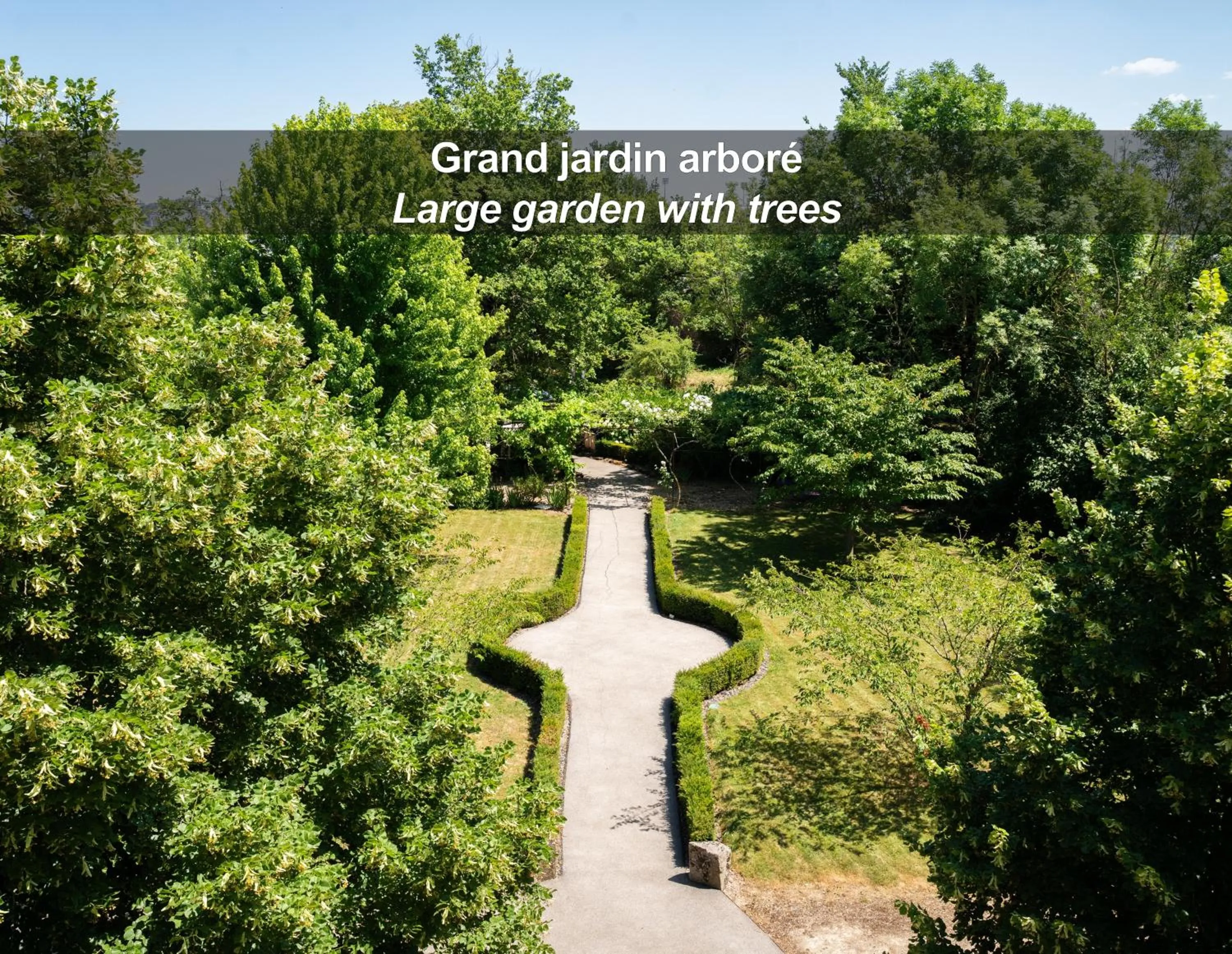 Garden in La Ferme de Bourran