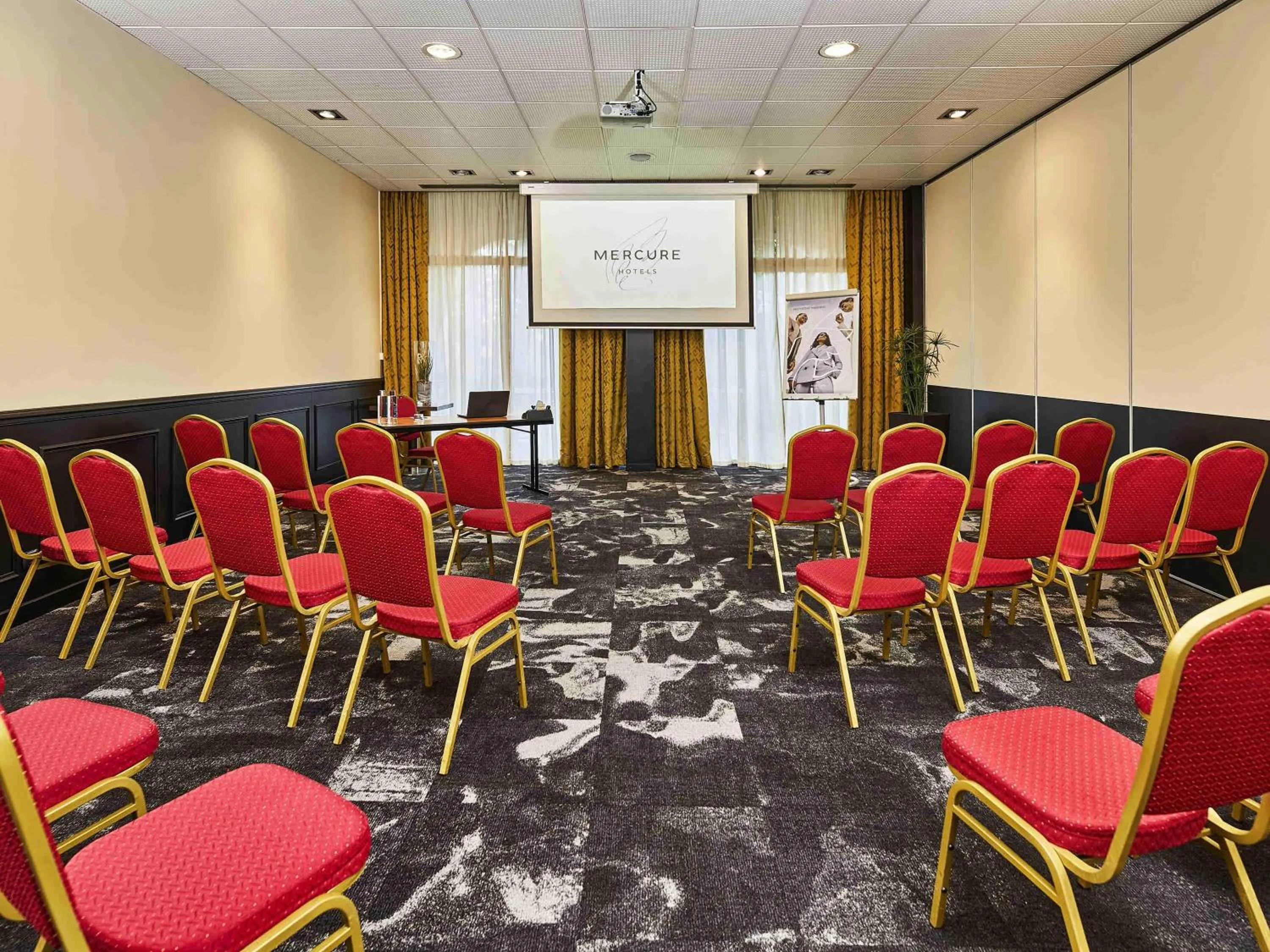 Meeting/conference room in Mercure Beaune Centre