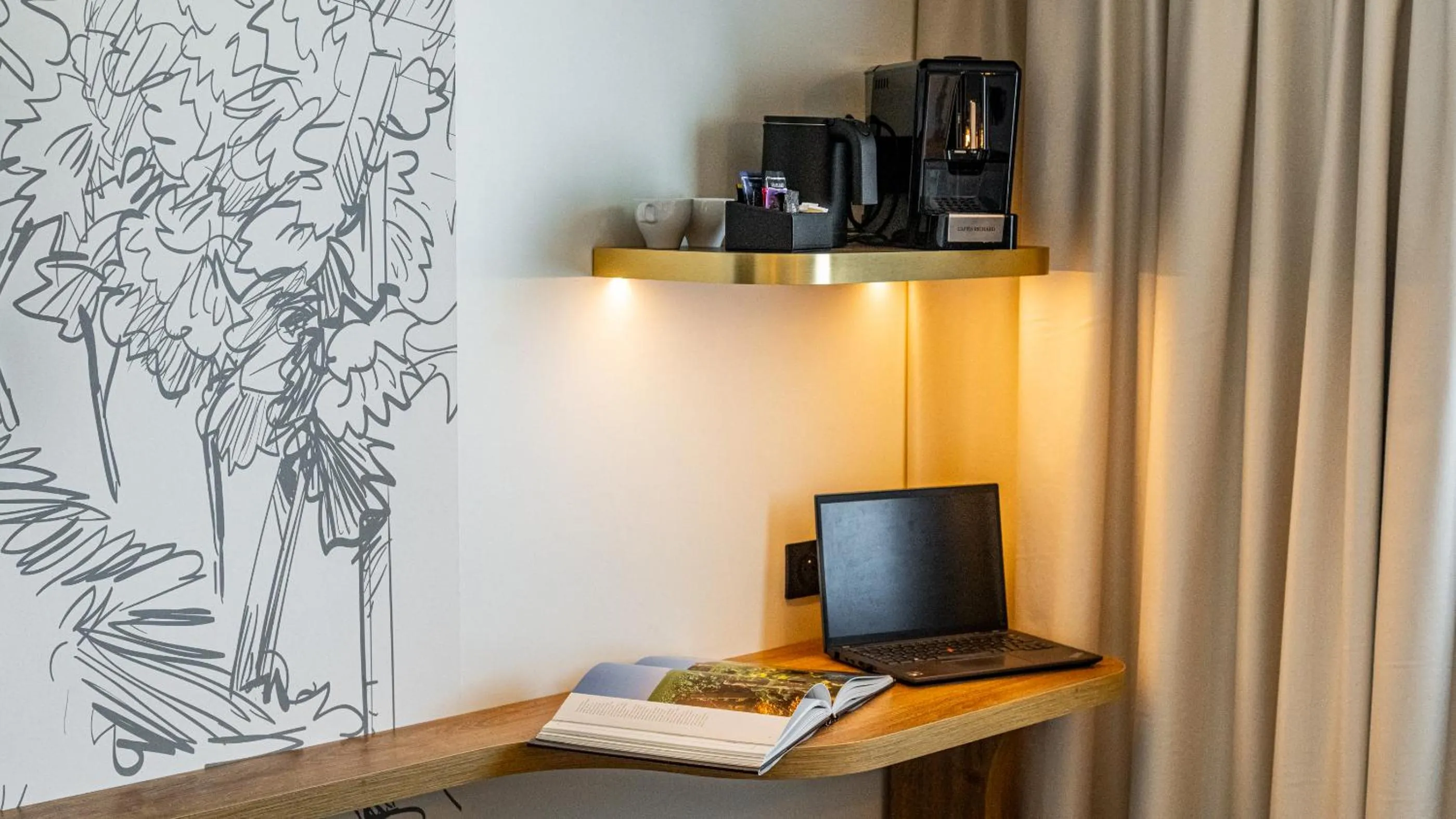 Seating area in Mercure Beaune Centre