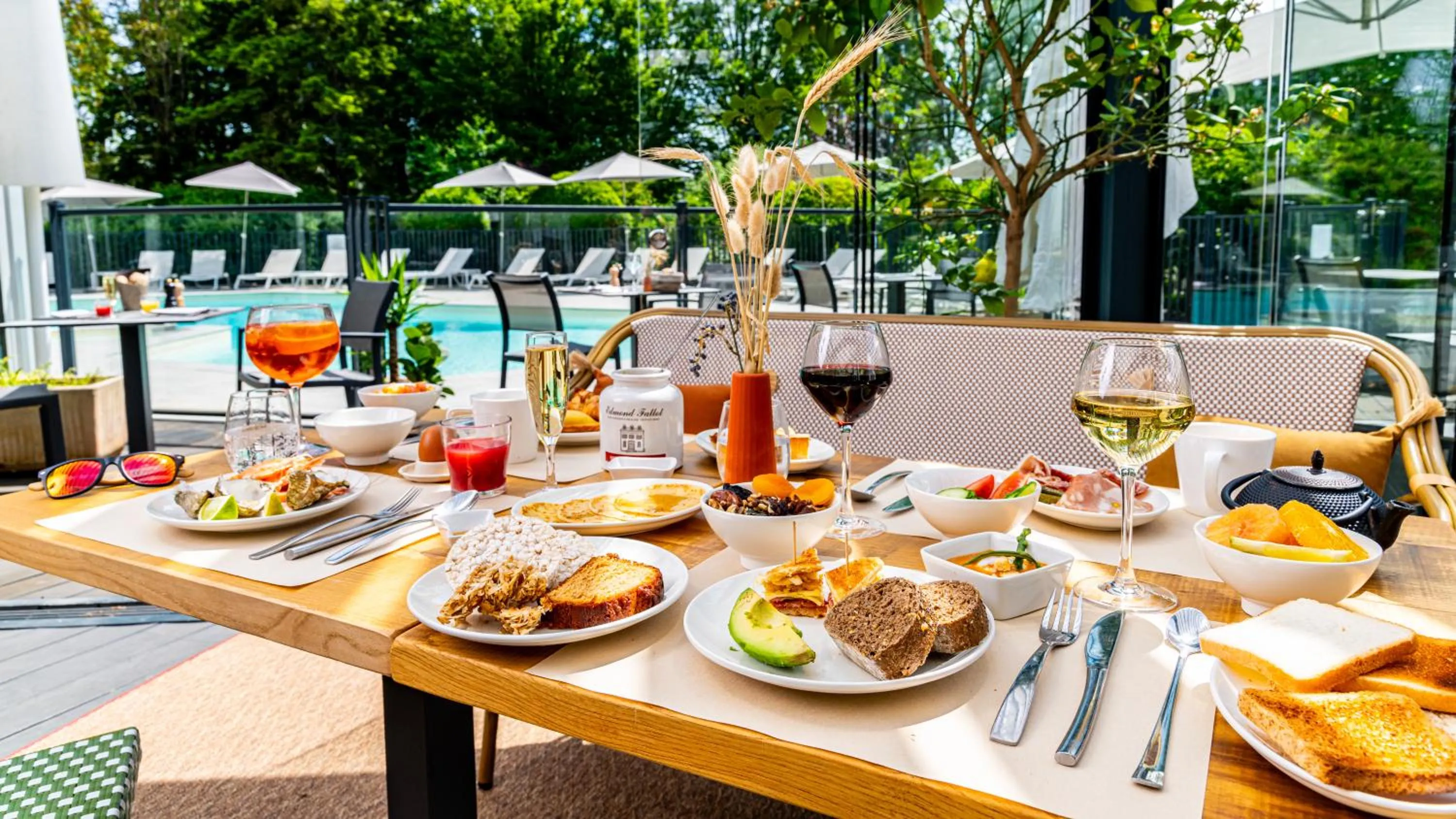 Patio in Mercure Beaune Centre