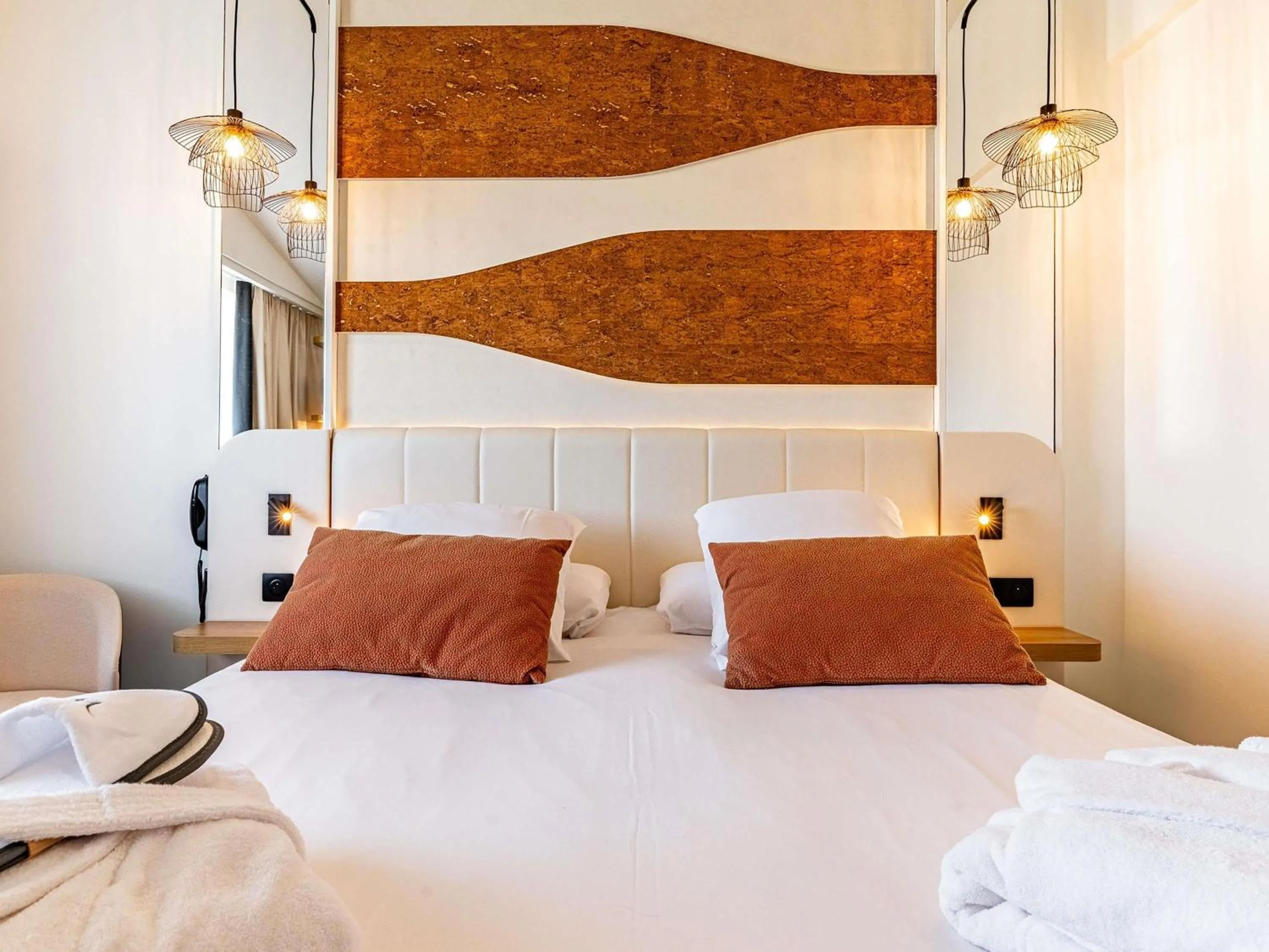 Bedroom, Bed in Mercure Beaune Centre