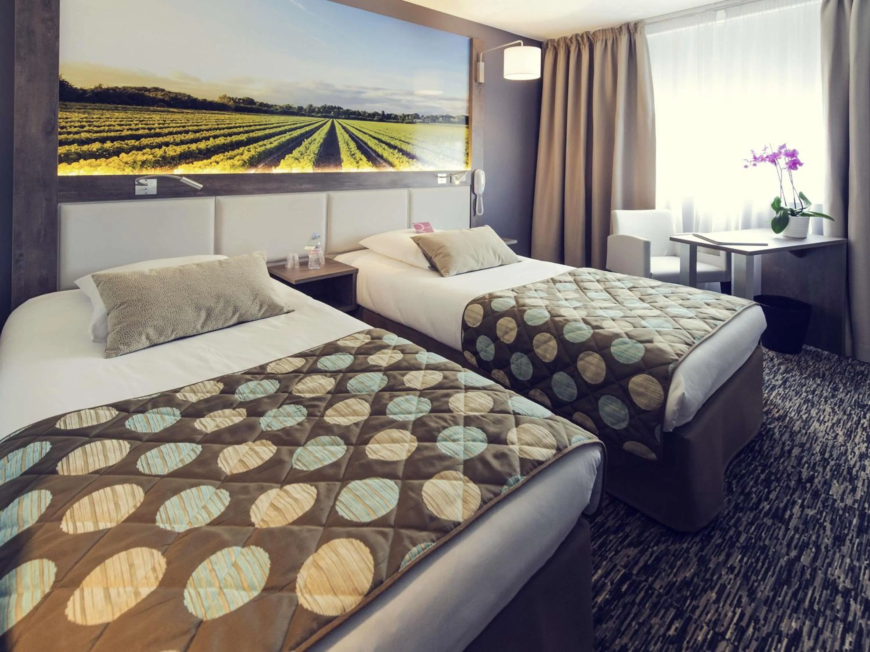 Bedroom, Bed in Mercure Beaune Centre