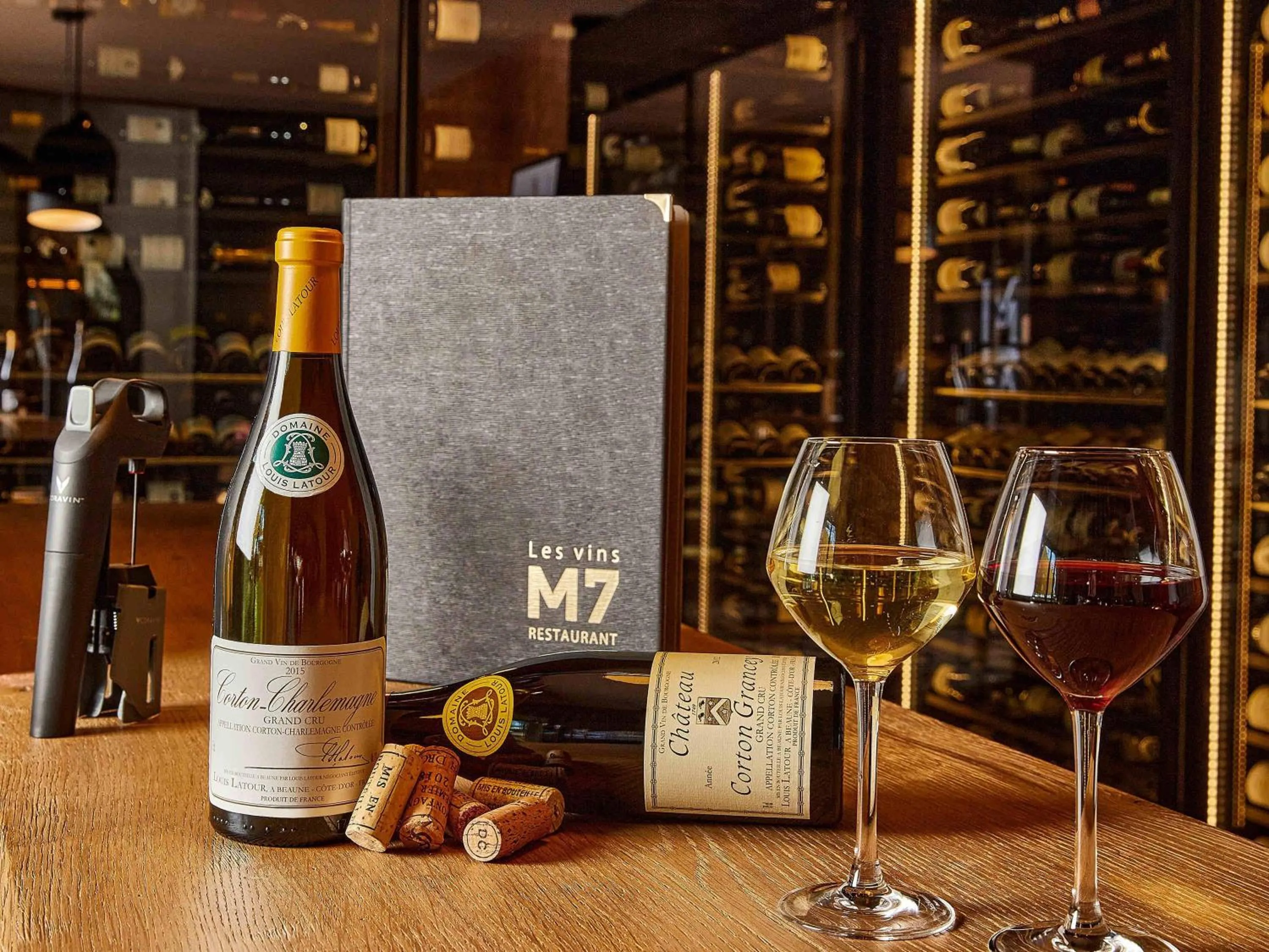 Lounge or bar in Mercure Beaune Centre