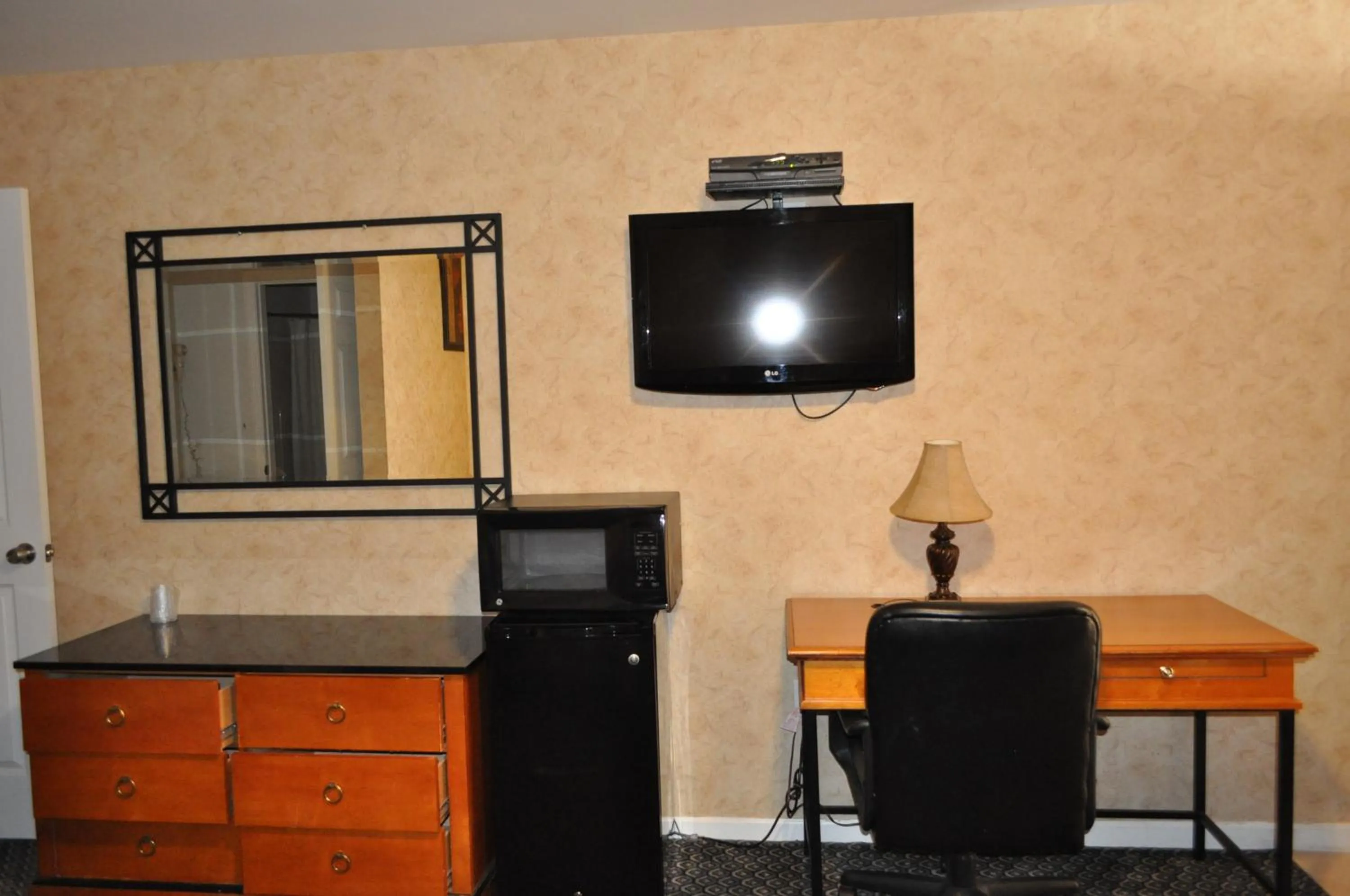 Decorative detail in At 9 Motel