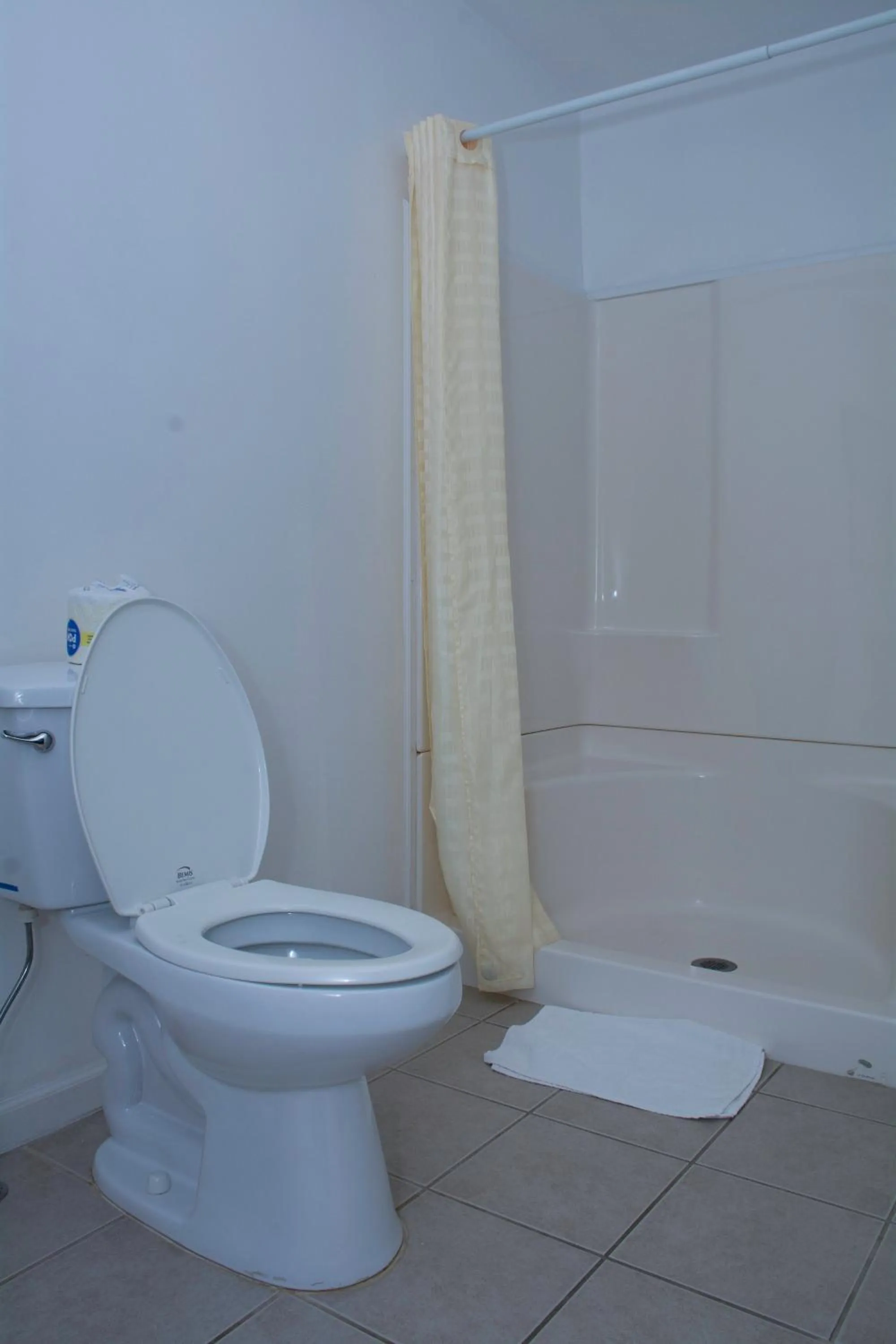 Bathroom in At 9 Motel