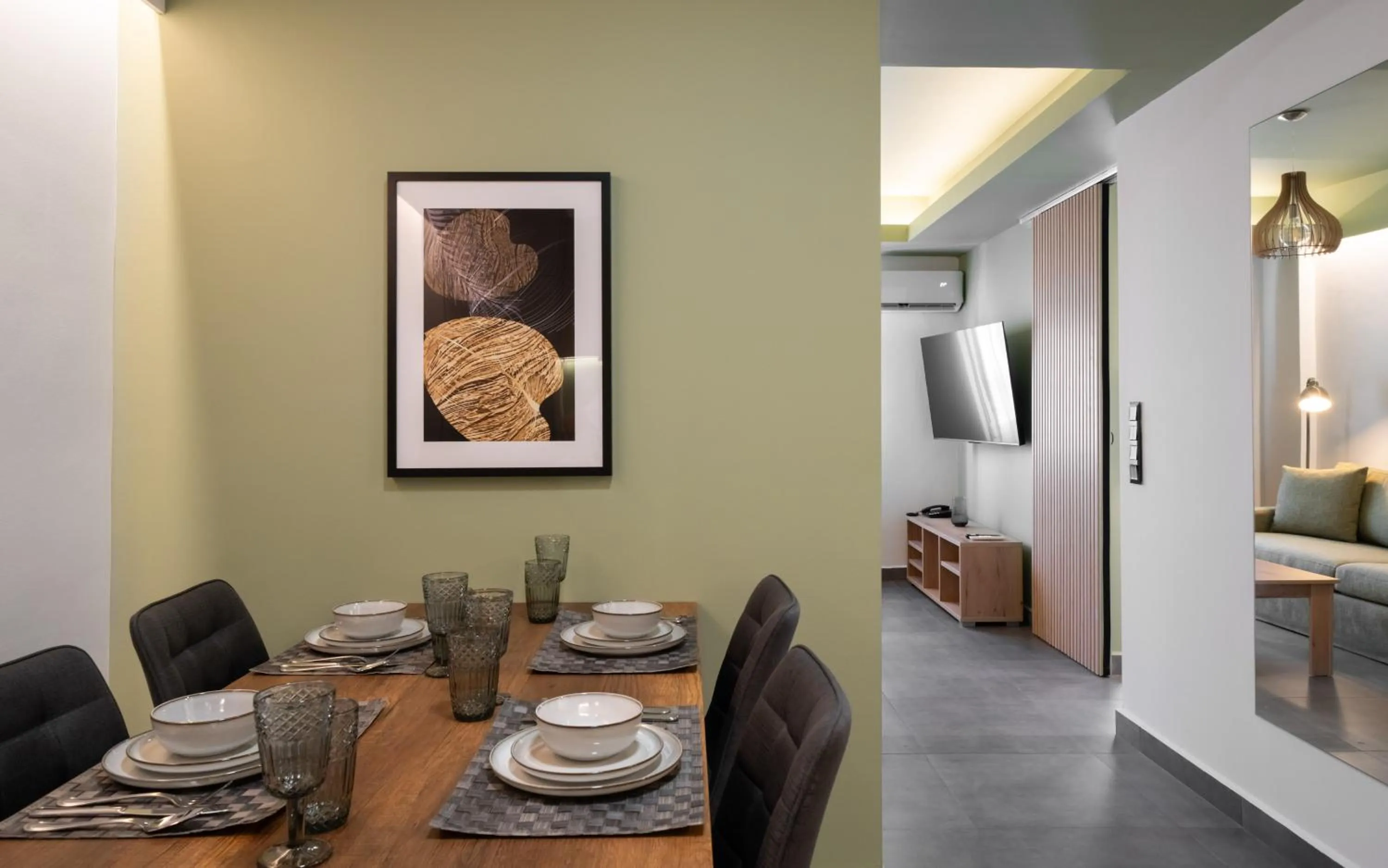 Food and drinks in Evripidou Suites