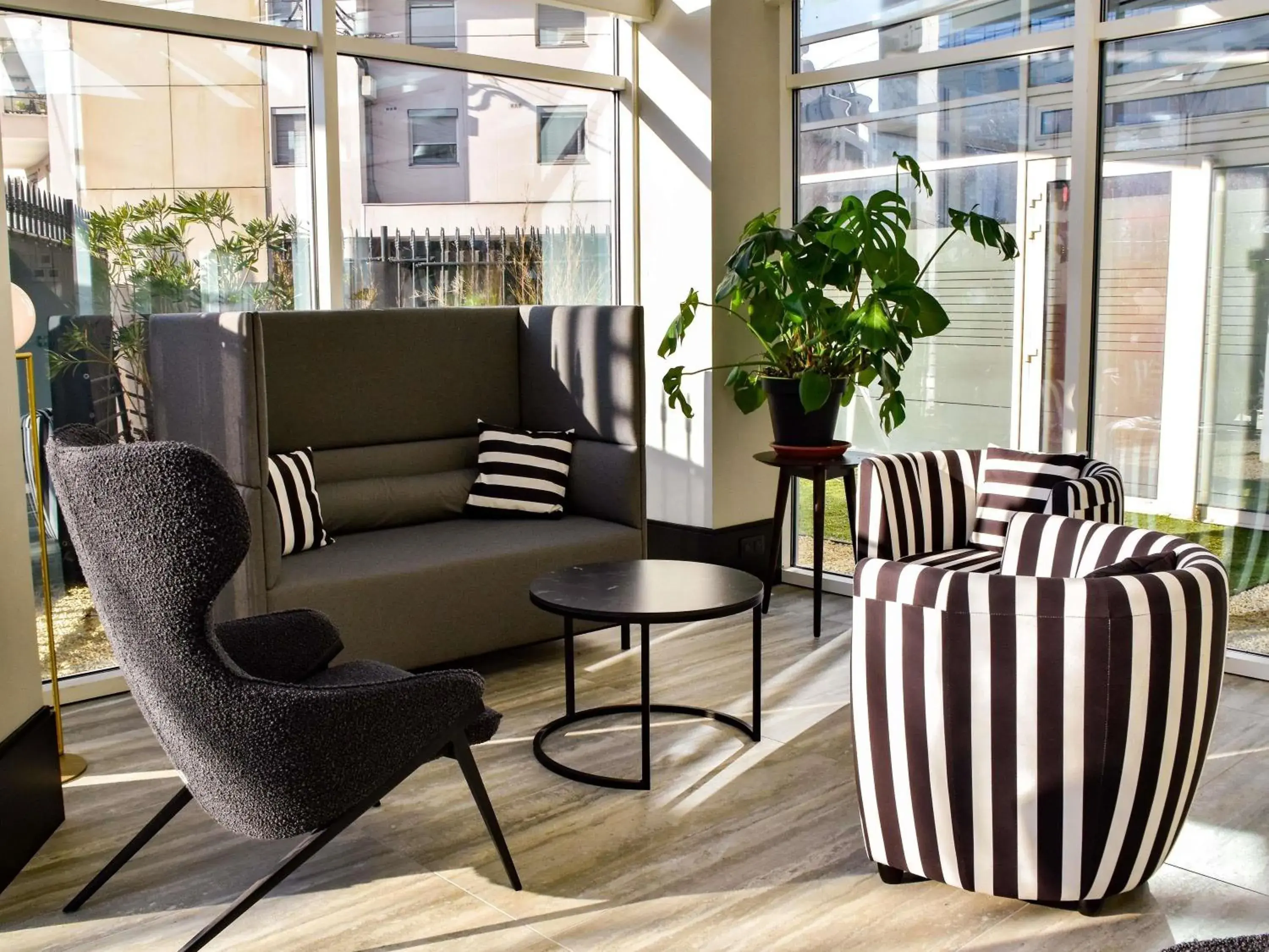 Property building in Hôtel Mercure Lyon Centre Charpennes Parc de la Tête d'Or Property building in Hôtel Mercure Lyon Centre Charpennes Parc de la Tête d'Or