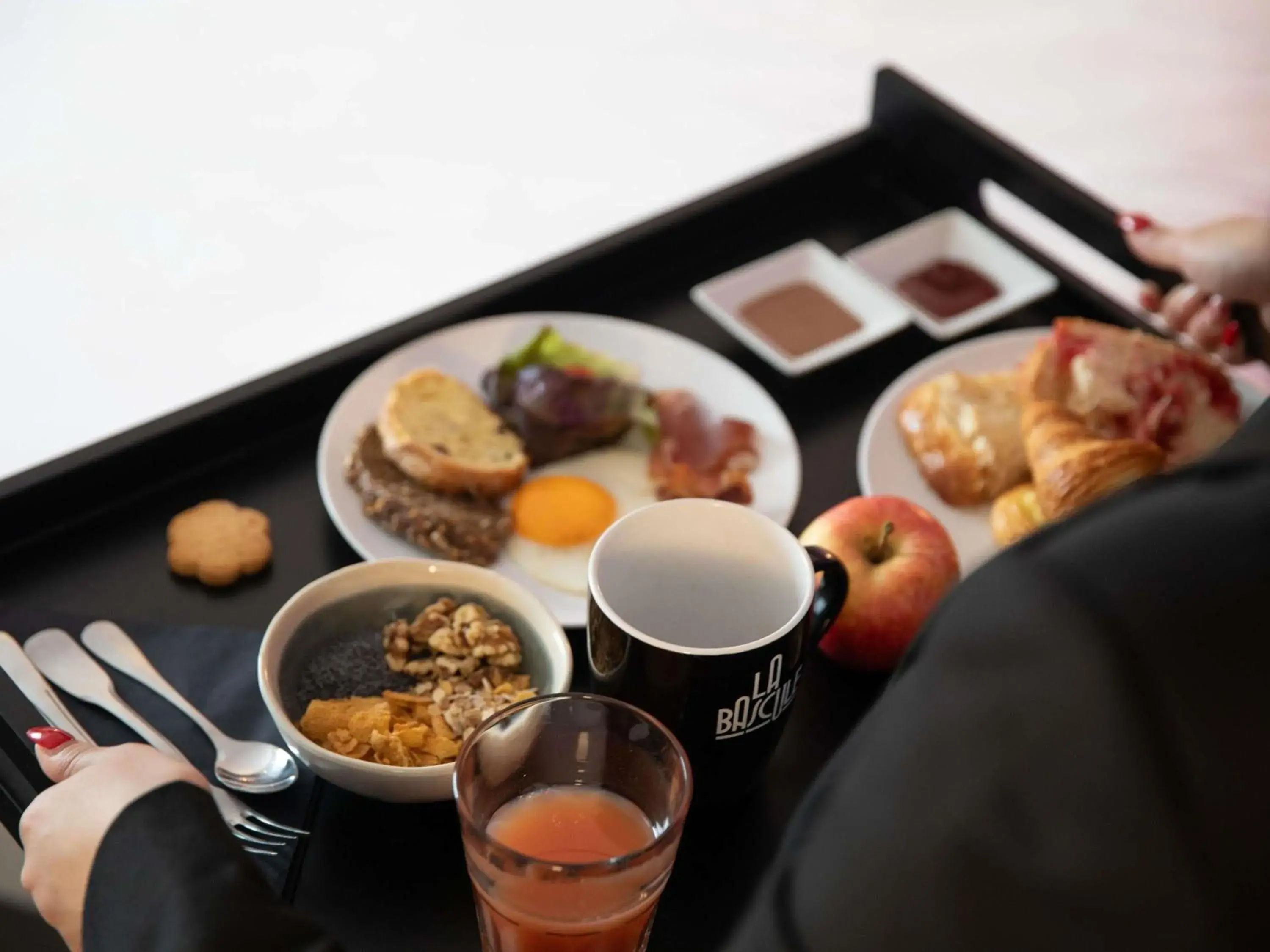 Classic Twin Room in Hôtel Mercure Lyon Centre Charpennes Parc de la Tête d'Or Classic Twin Room in Hôtel Mercure Lyon Centre Charpennes Parc de la Tête d'Or