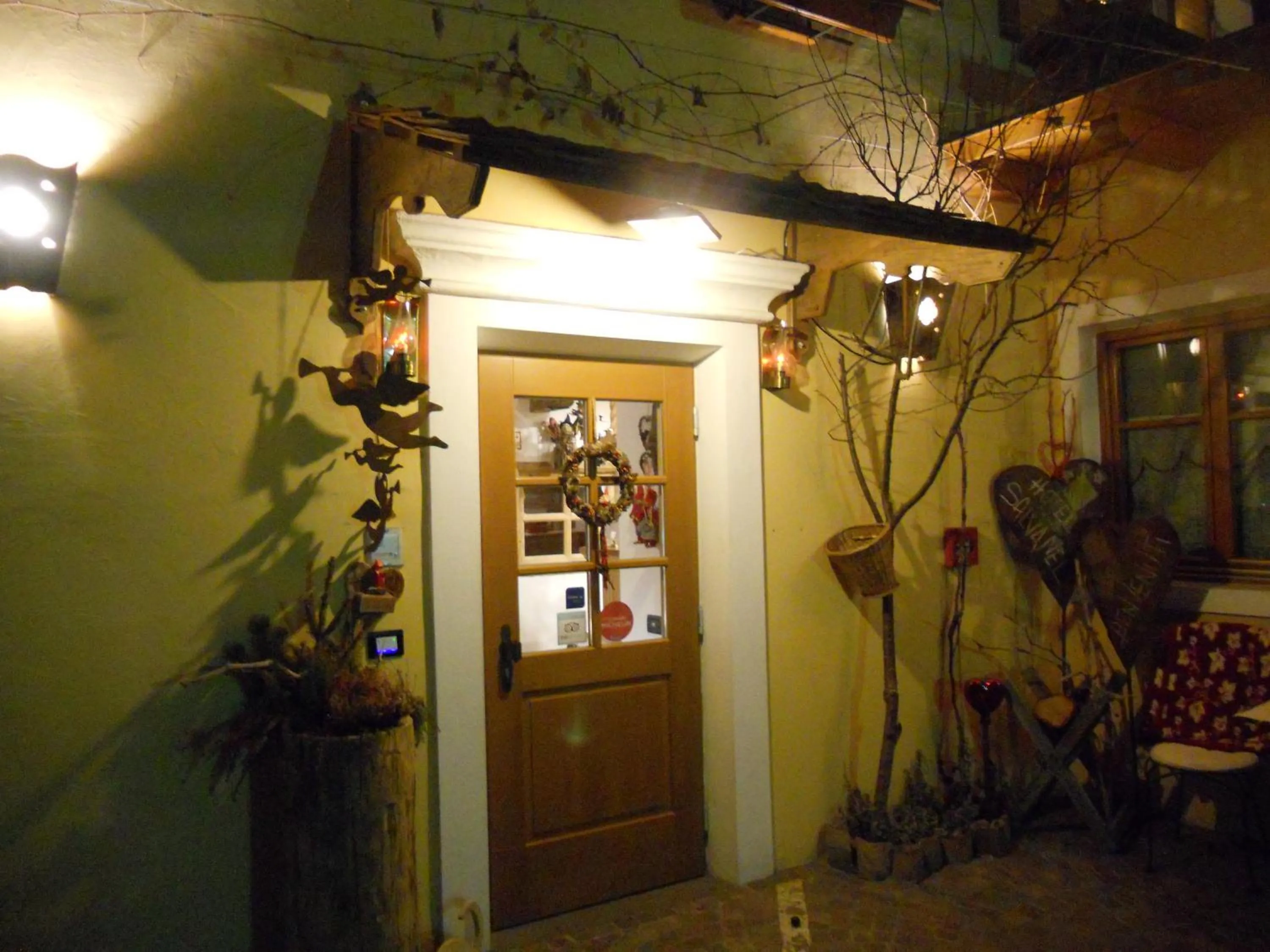 Inner courtyard view in Hotel Garnì Salvanel