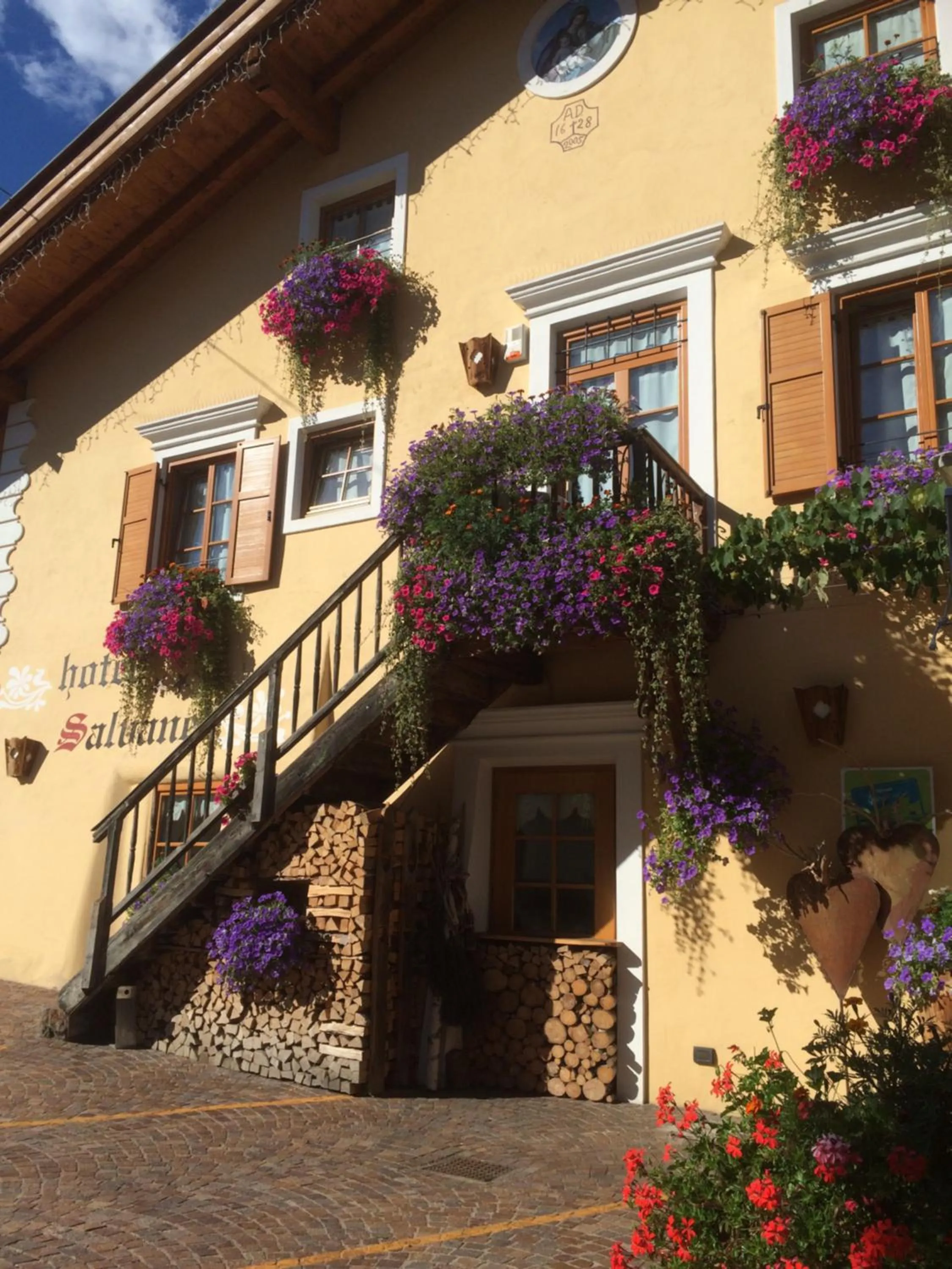 Property building in Hotel Garnì Salvanel