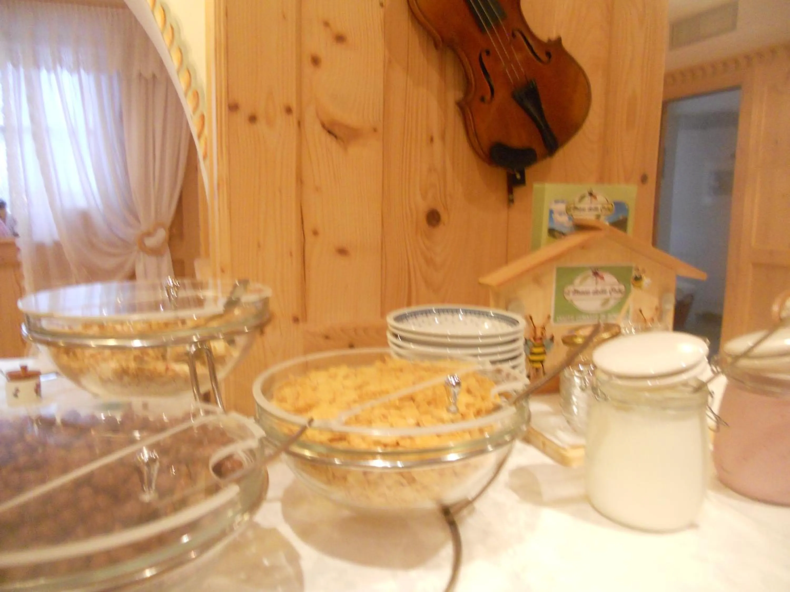 Breakfast in Hotel Garnì Salvanel