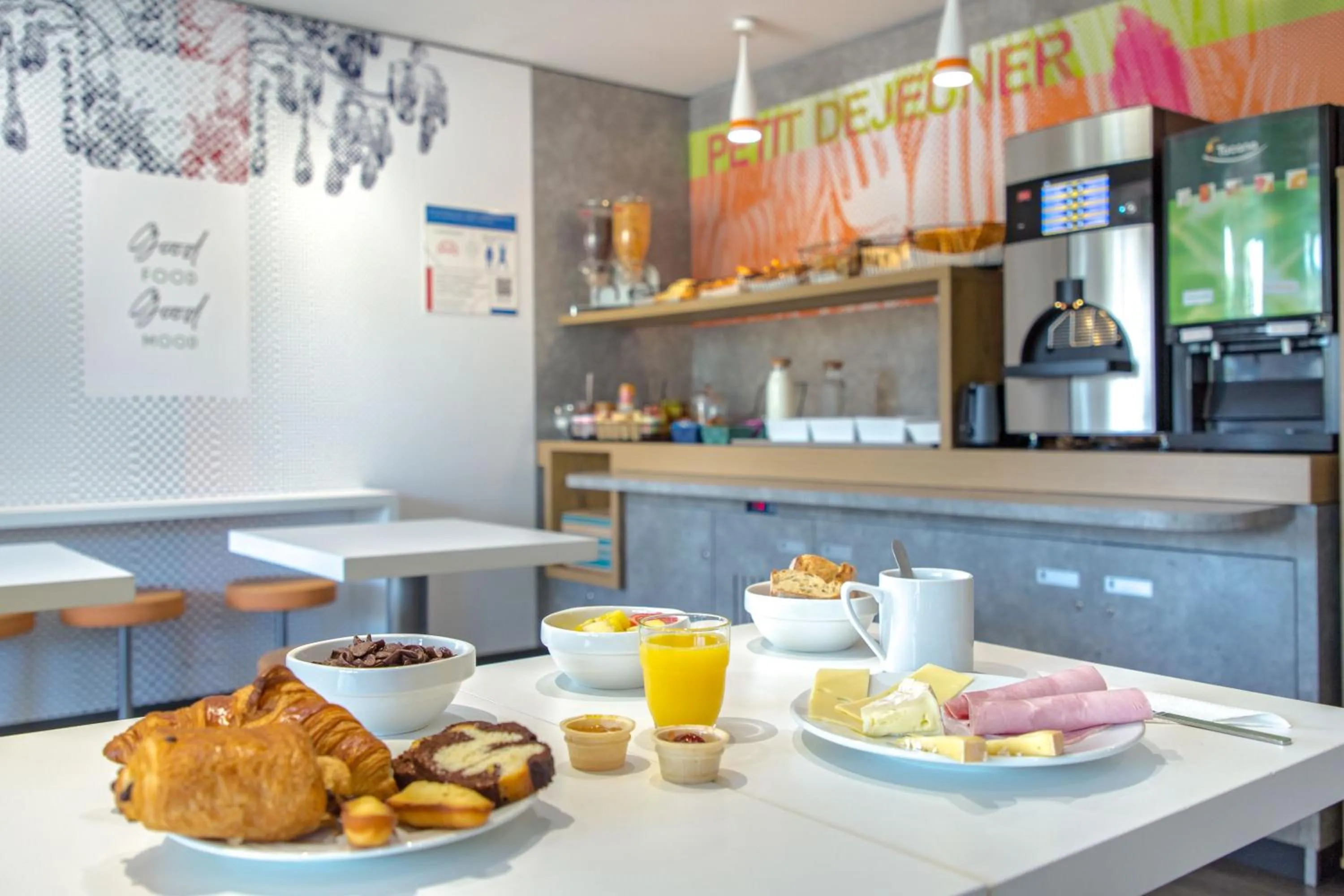 Food and drinks in Ibis Budget Fréjus Capitou